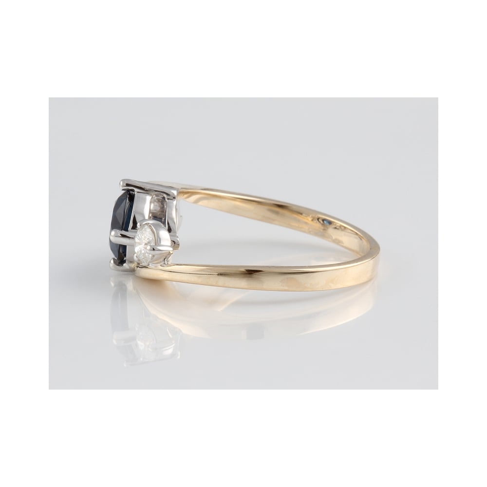 18ct Gold, 0.98ct Sapphire and 0.25ct Diamond Ring