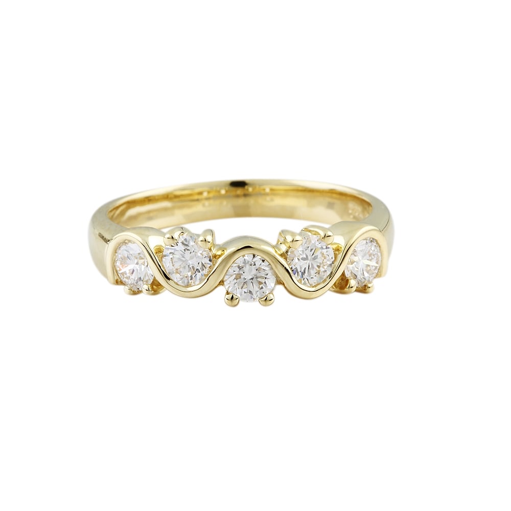 9ct yellow gold diamond ring
