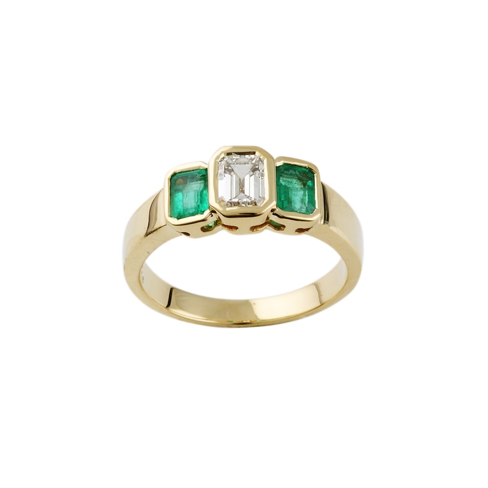 9ct yellow gold emerald and diamond ring
