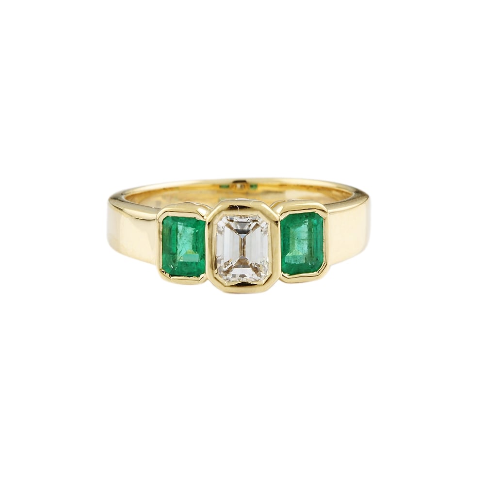 9ct yellow gold emerald and diamond ring
