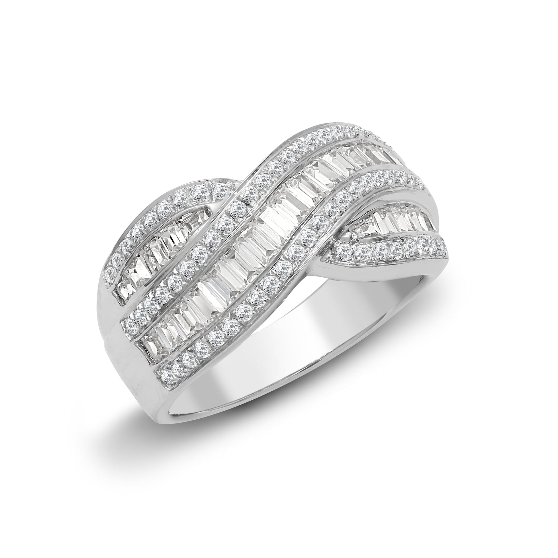 18ct White 1.09ct Round & Baguette Diamond Ring