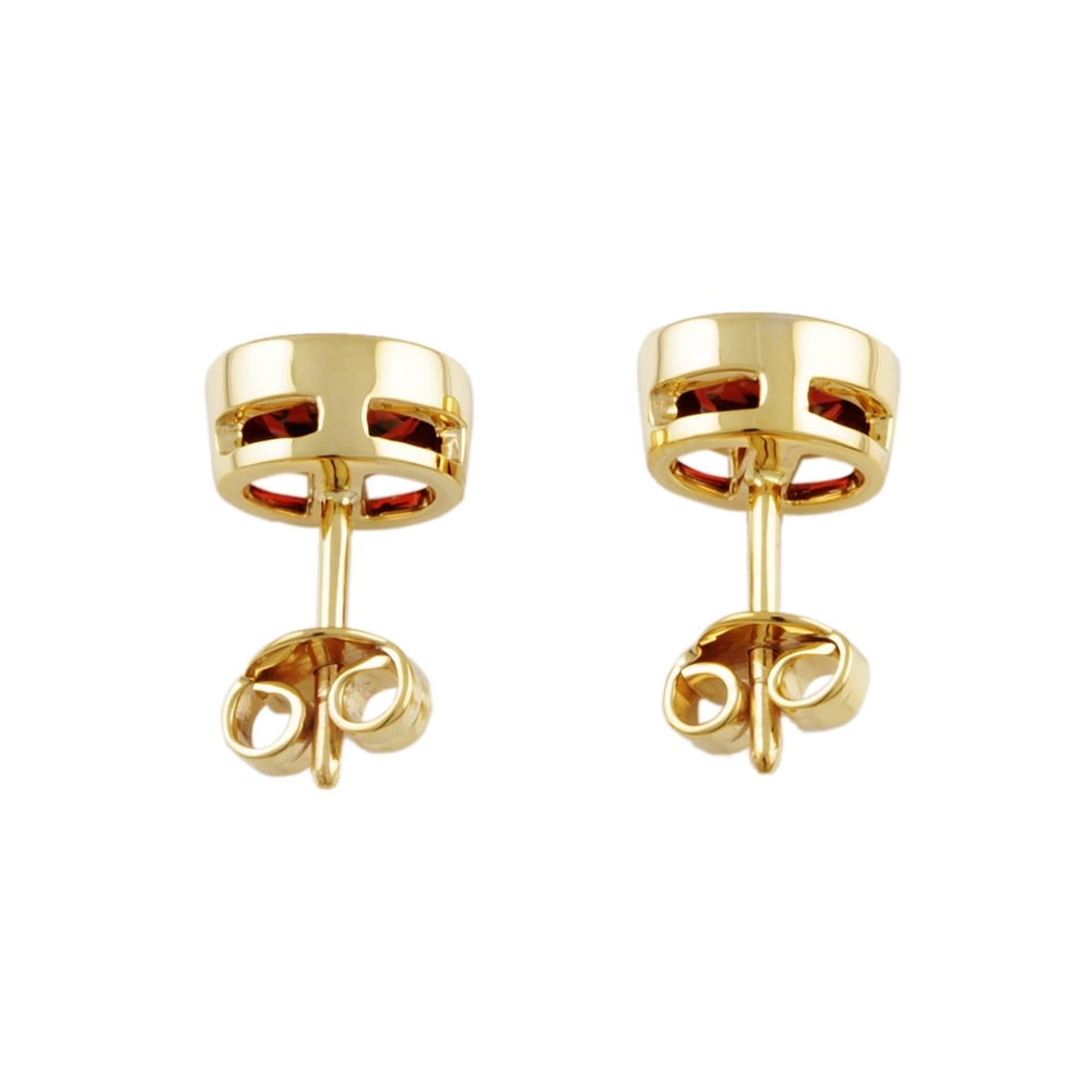 9ct Yellow Gold Garnet Stud Earrings