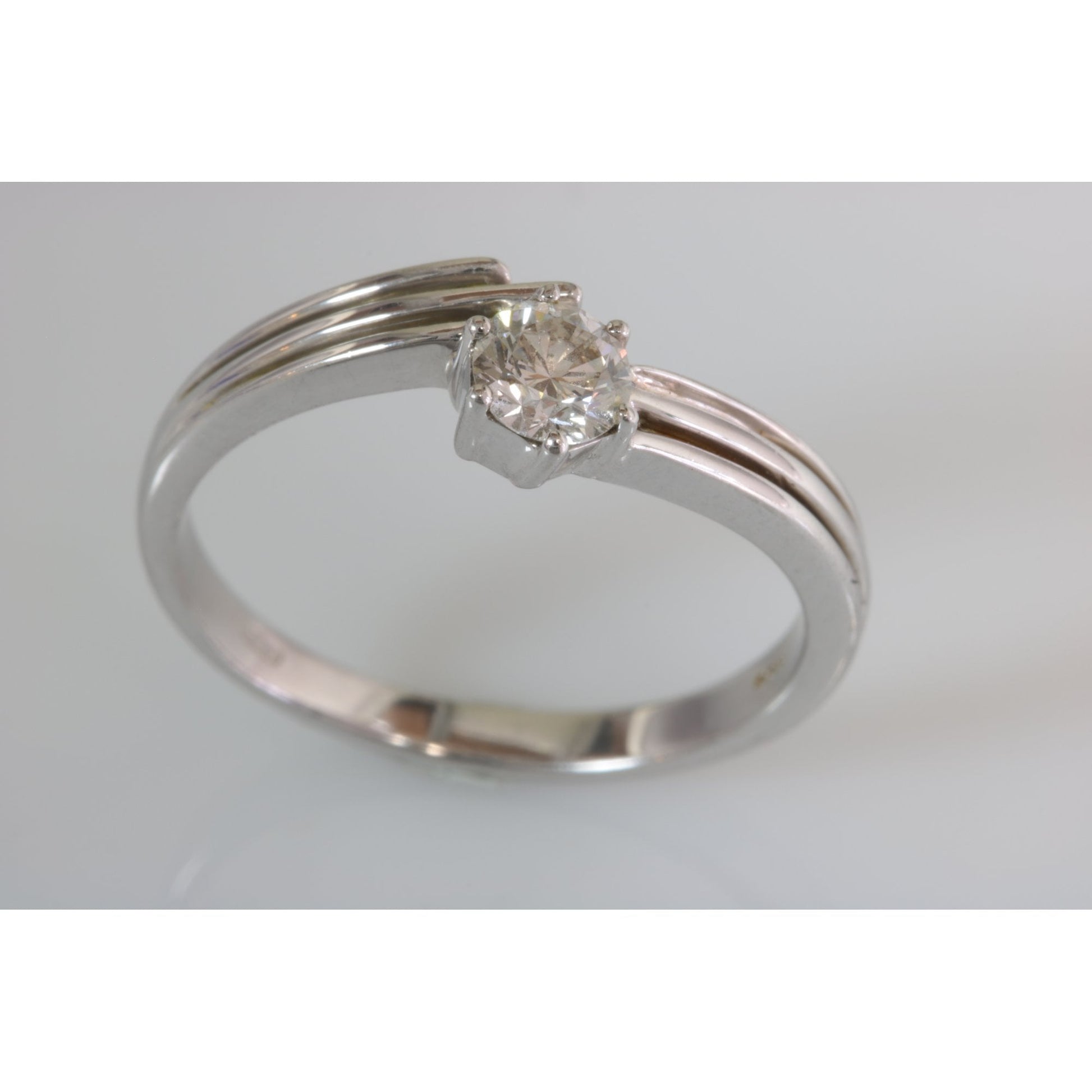 Handmade 18ct White Gold Diamond Solitaire Ring 0.34ct