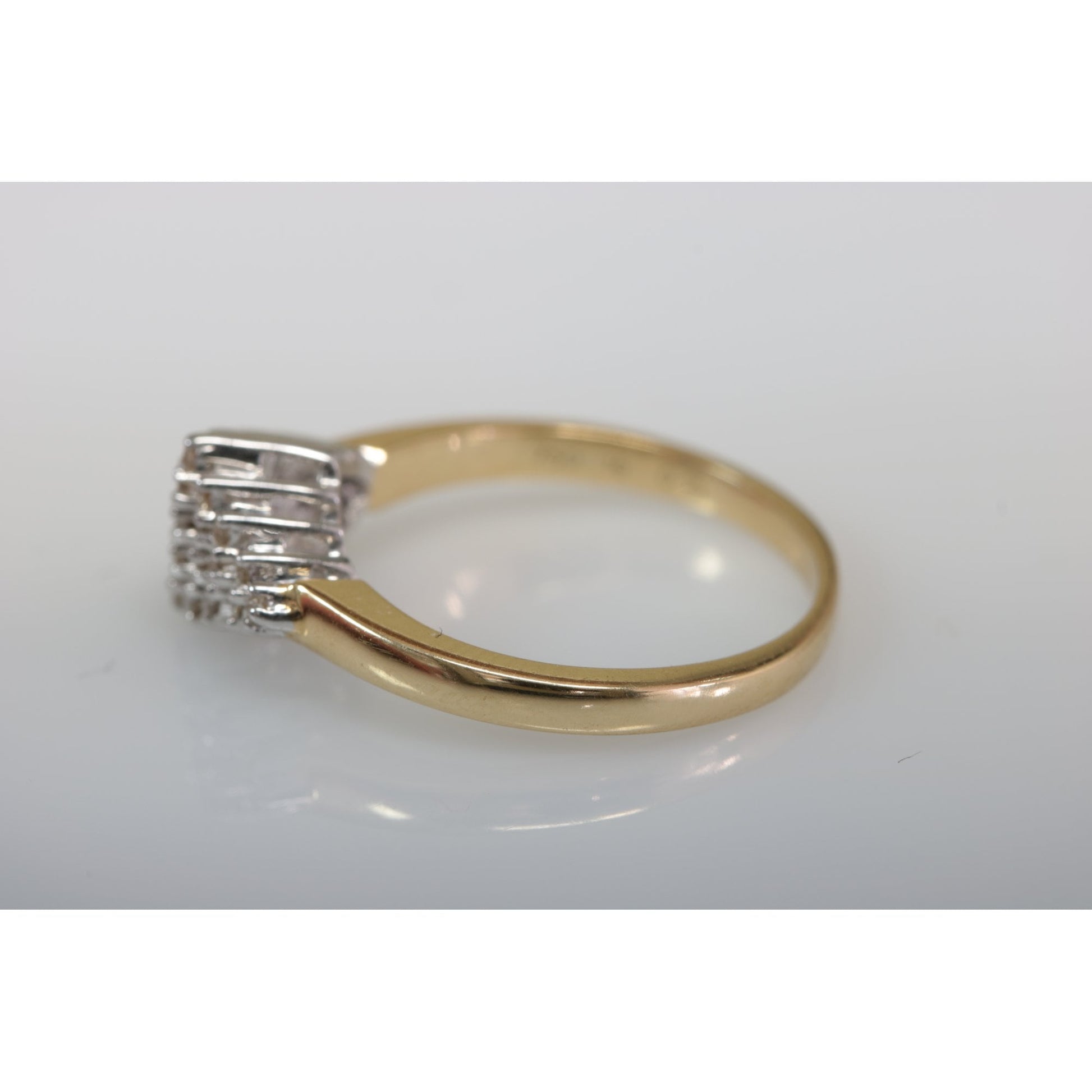 18ct Yellow And White Gold Diamond Ring 0.16ct