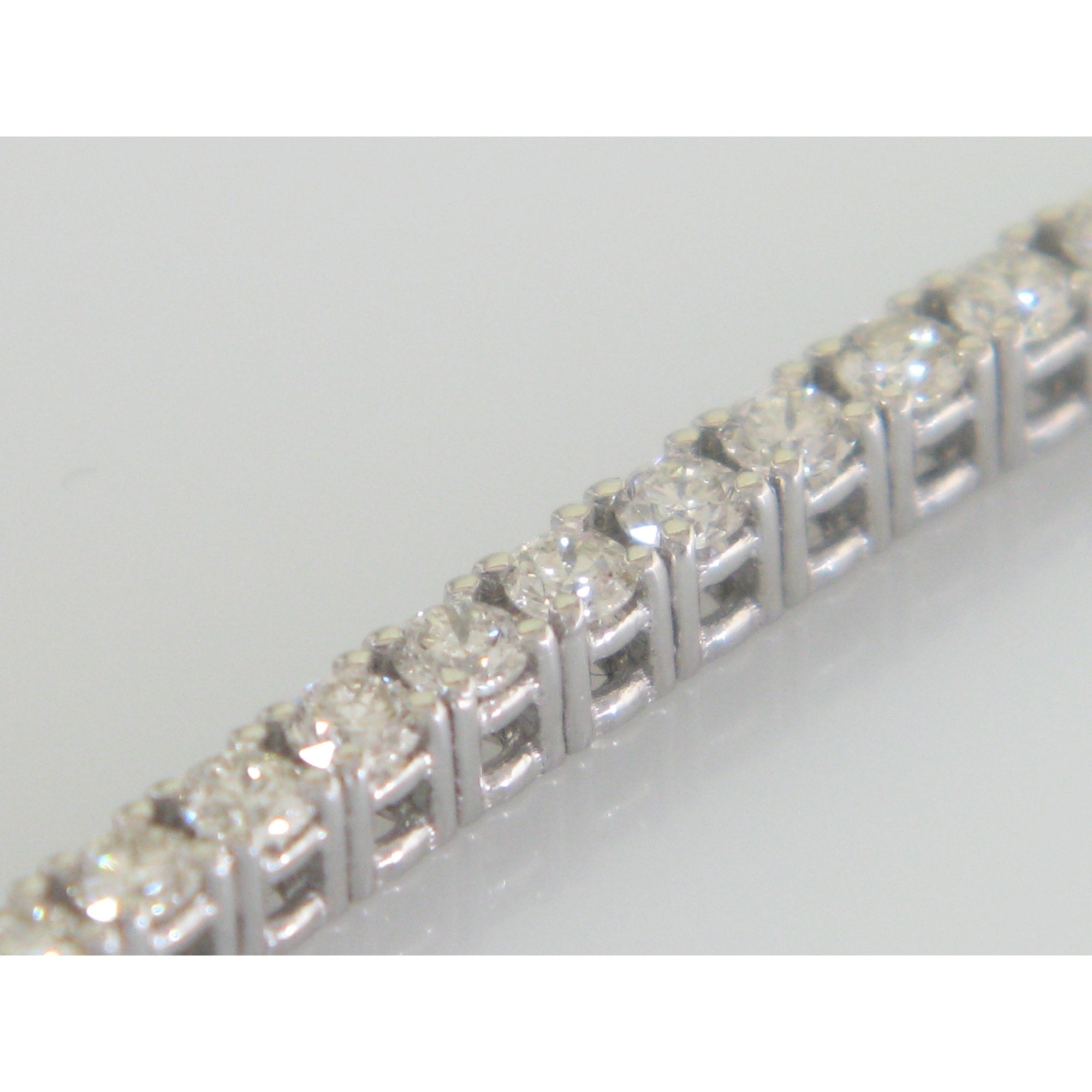 18ct white gold diamond bracelet