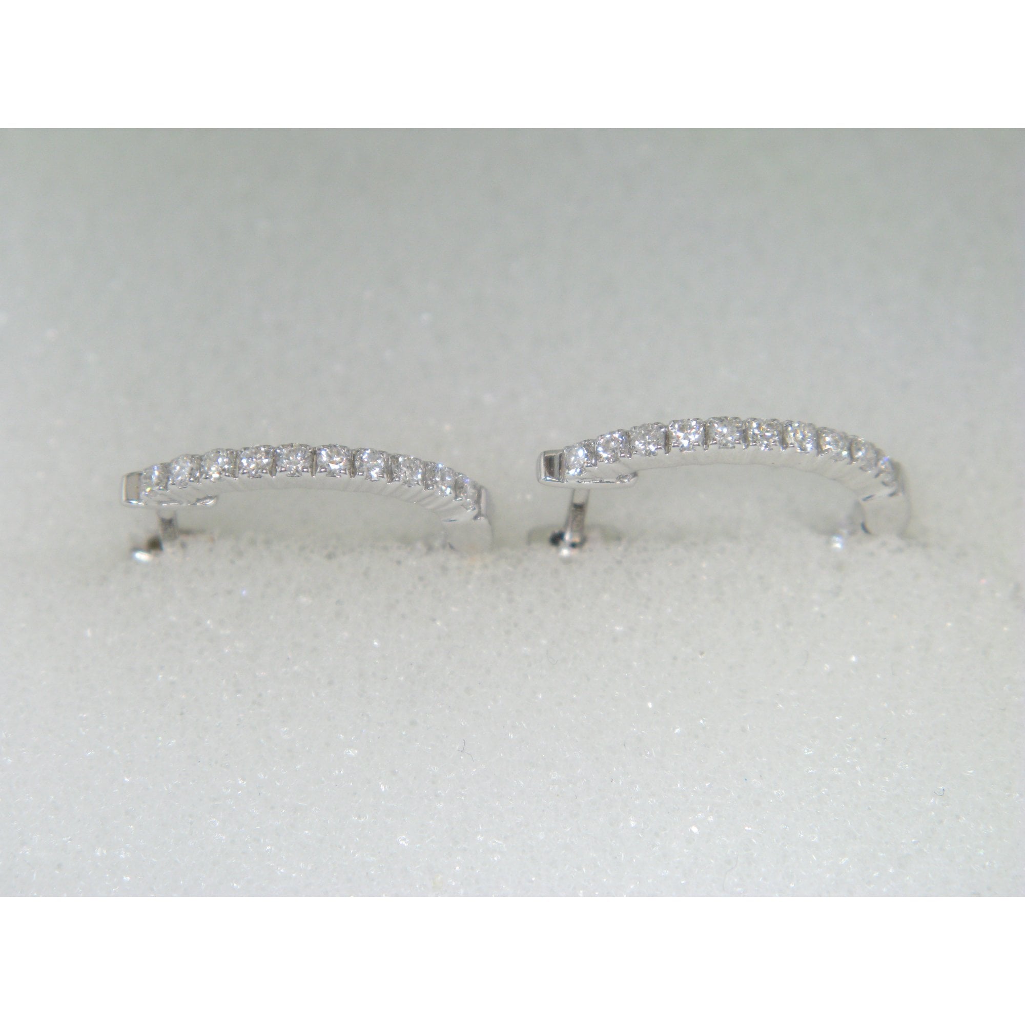 18ct White Gold Diamond Earrings