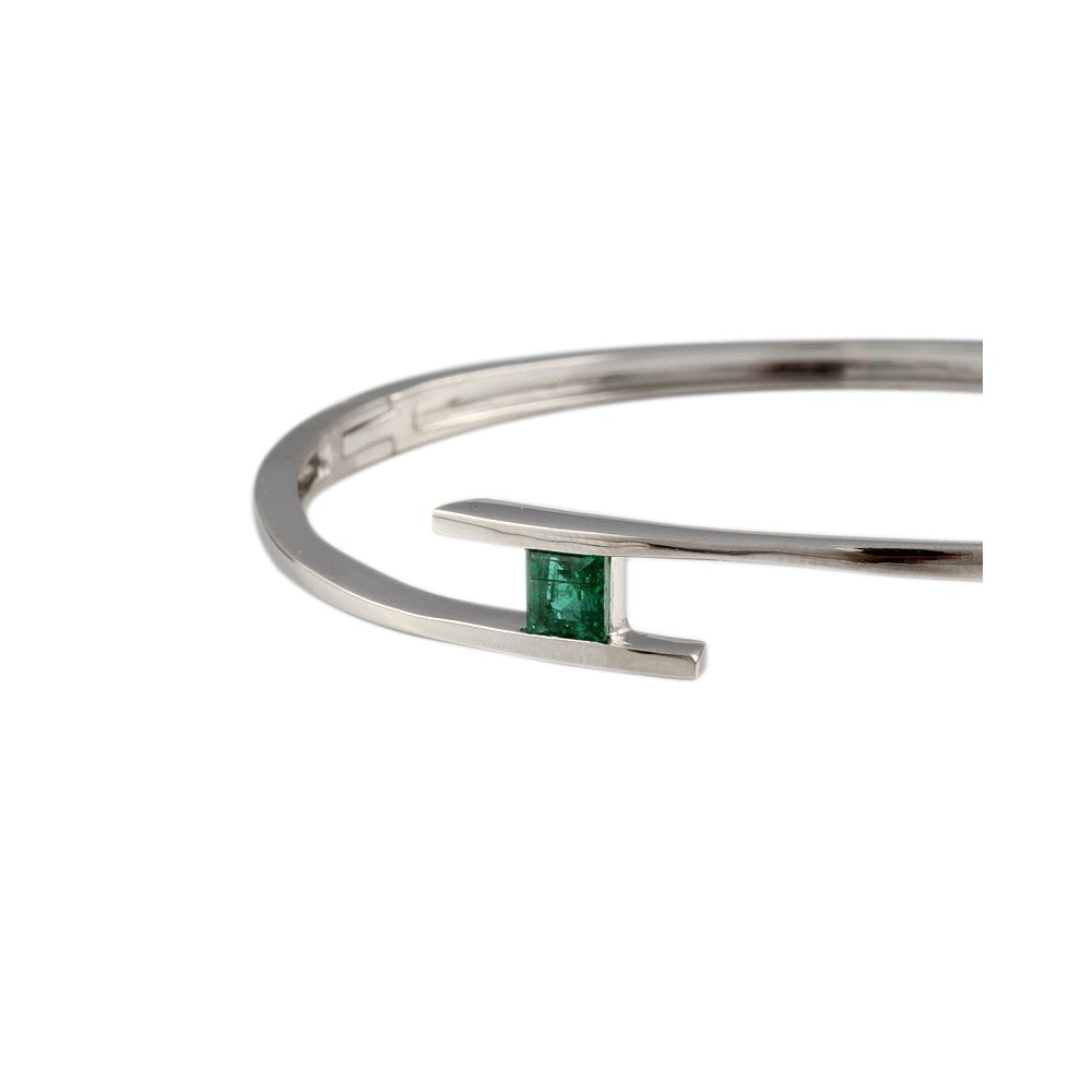 9ct White Gold Hinged Single Stone Emerald Bangle 0.49ct
