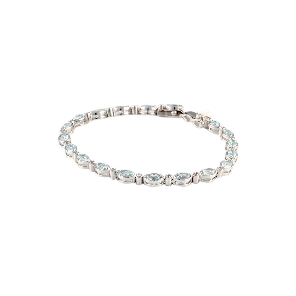 9ct White Gold Aquamarine 4.01ct And Diamond 0.22ct Line Bracelet