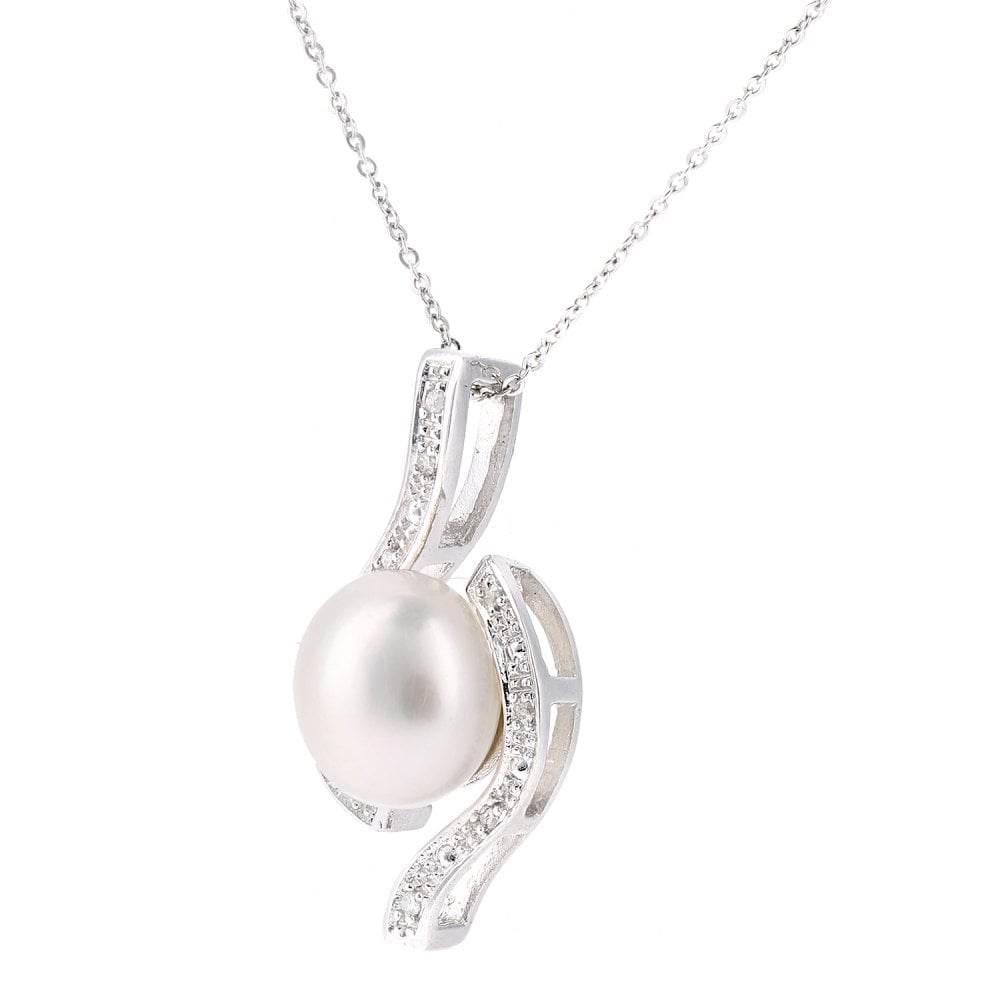 SPARKLD 9ct White Gold Cultured Pearl 0.05ct Diamond Pendant Necklace
