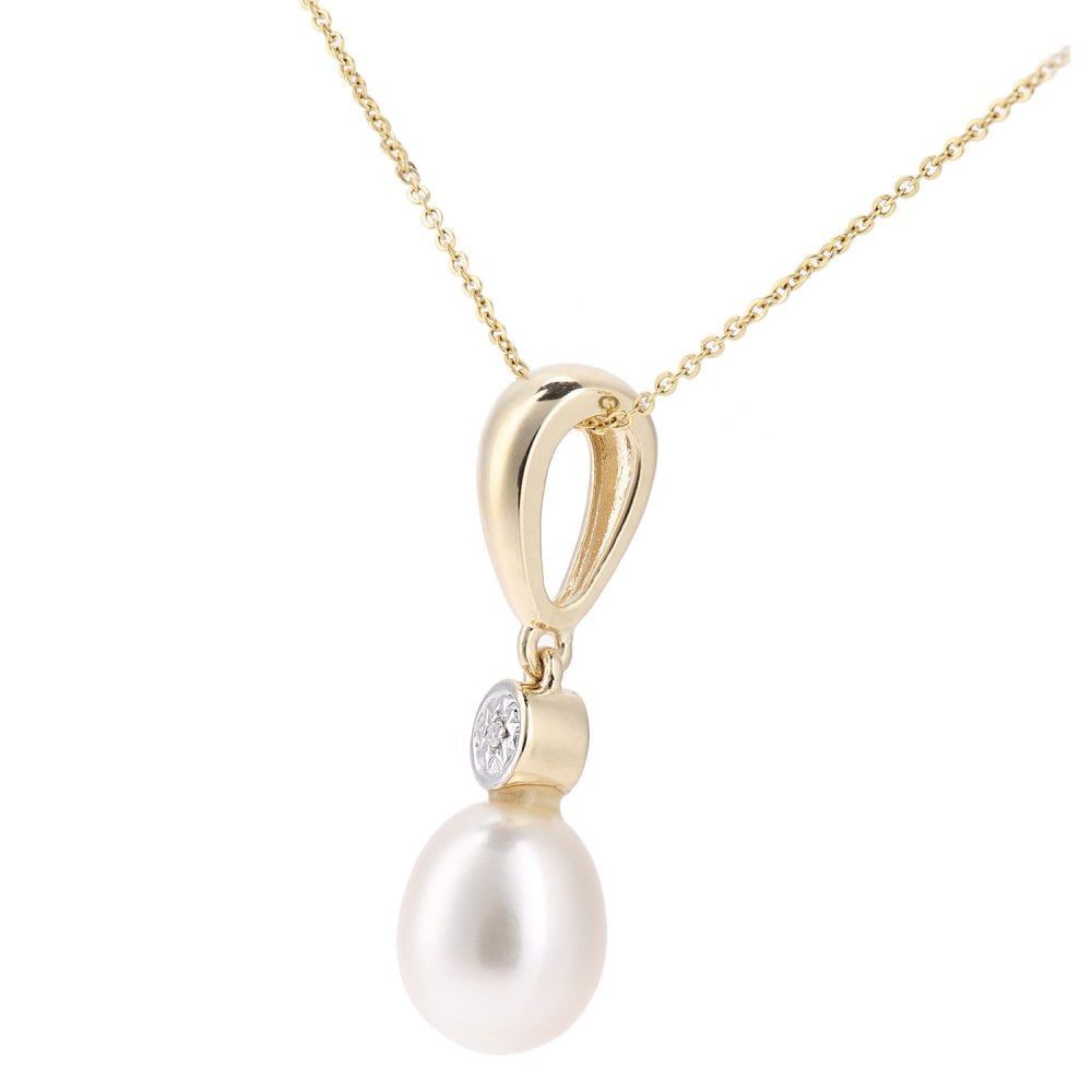 SPARKLD 9ct Yellow Gold Cultured Pearl 0.01ct Diamond Pendant Necklace