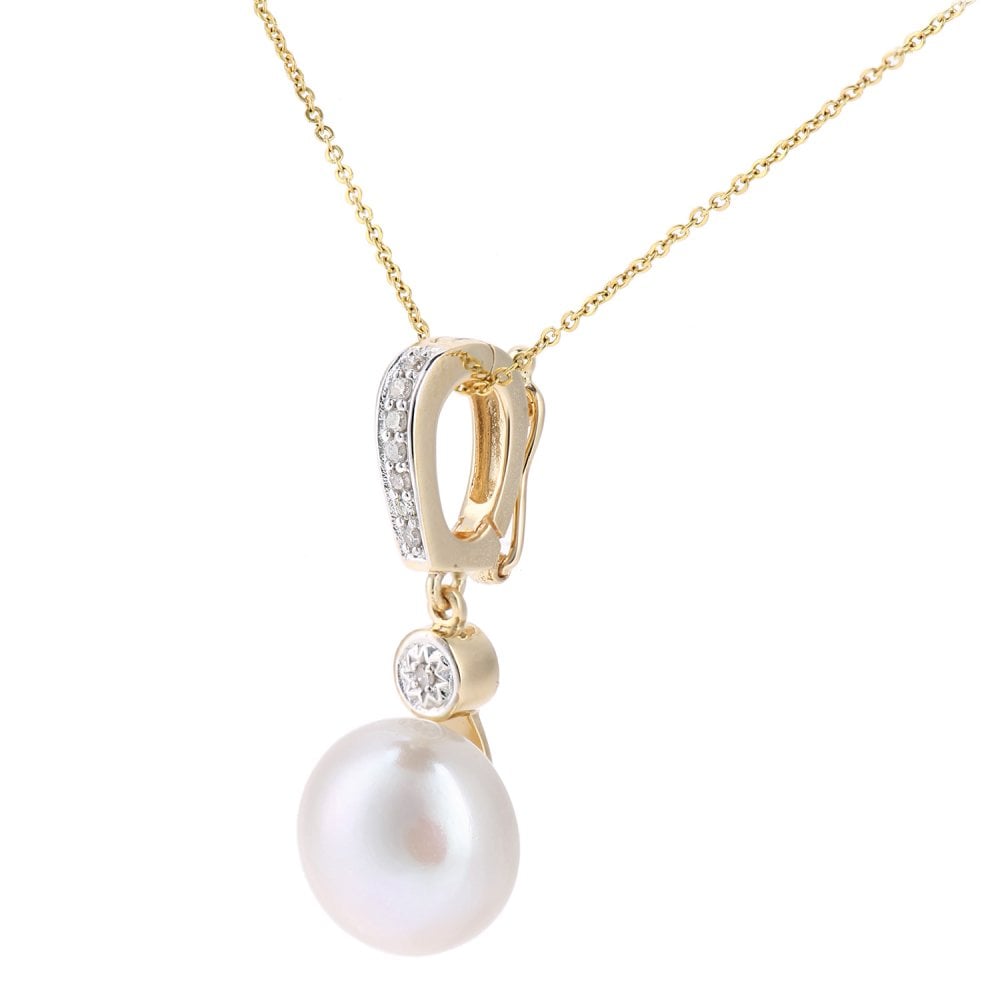 SPARKLD 9ct Yellow Gold Cultured Pearl 0.05ct Diamond Pendant Necklace