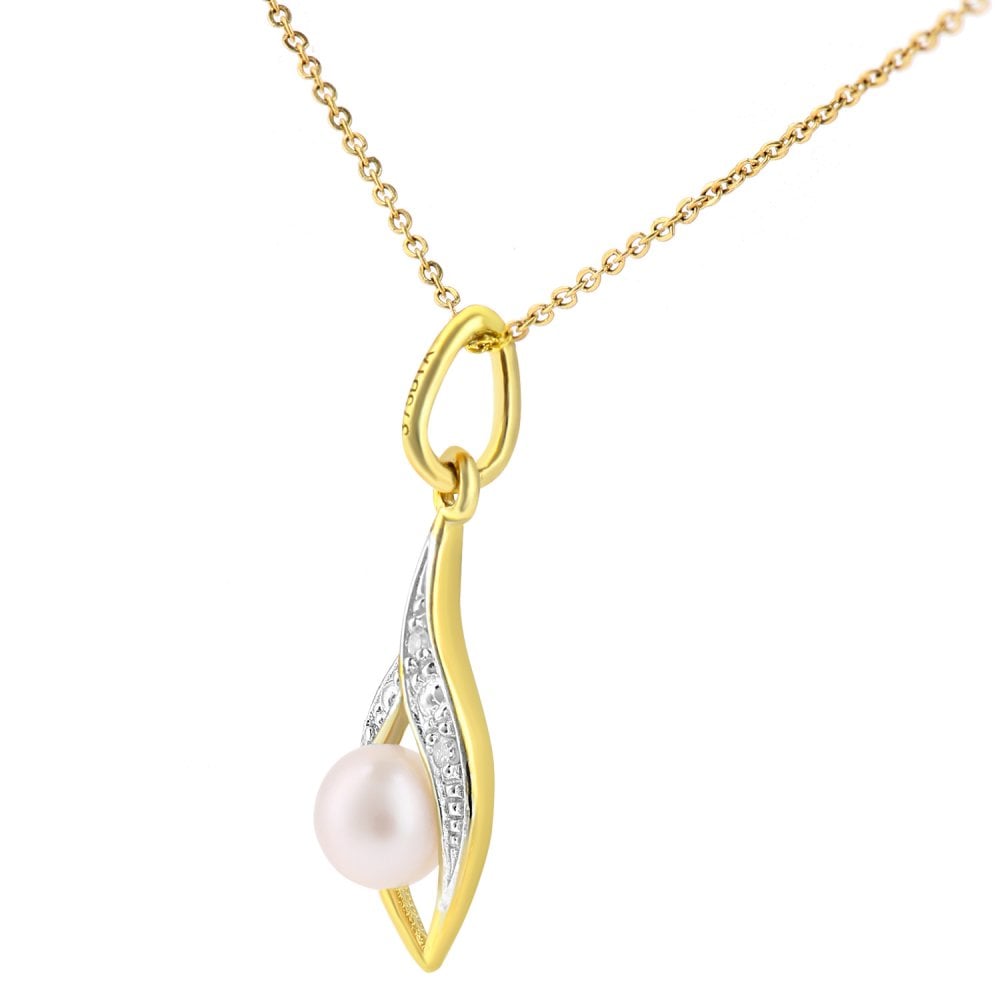 SPARKLD 9ct Yellow Gold Cultured Pearl and 0.02ct Diamond Pendant Necklace