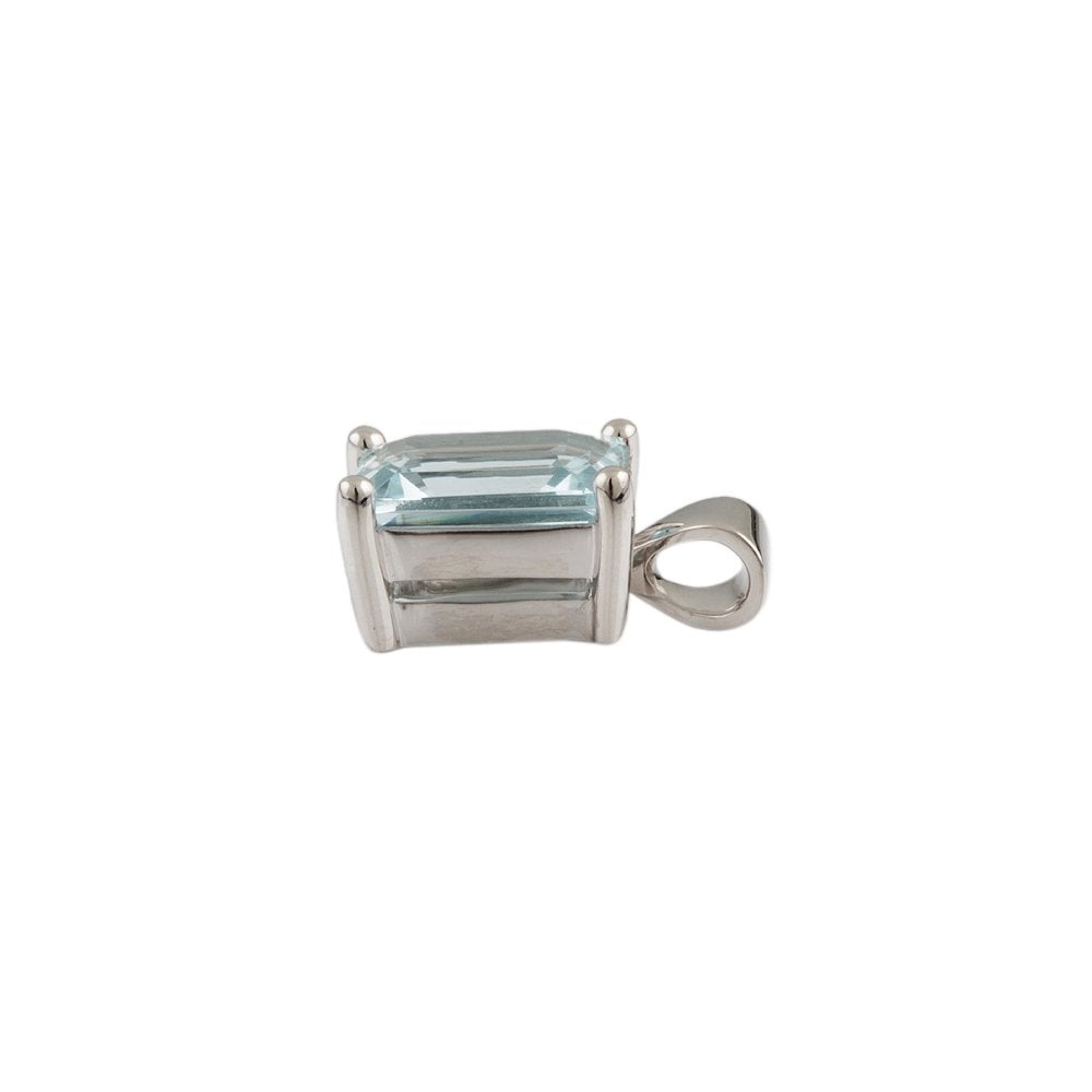 9ct White Gold 2.76ct Emerald Cut Aquamarine Single Stone Pendant