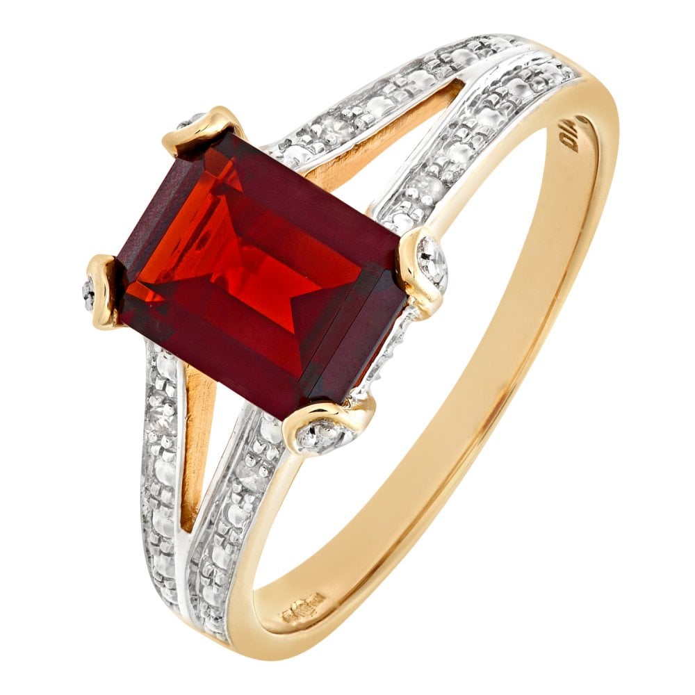 SPARKLD 9ct Yellow Gold Single Stone Garnet with 0.13ct Diamond Set Collette and Shoulders Ring