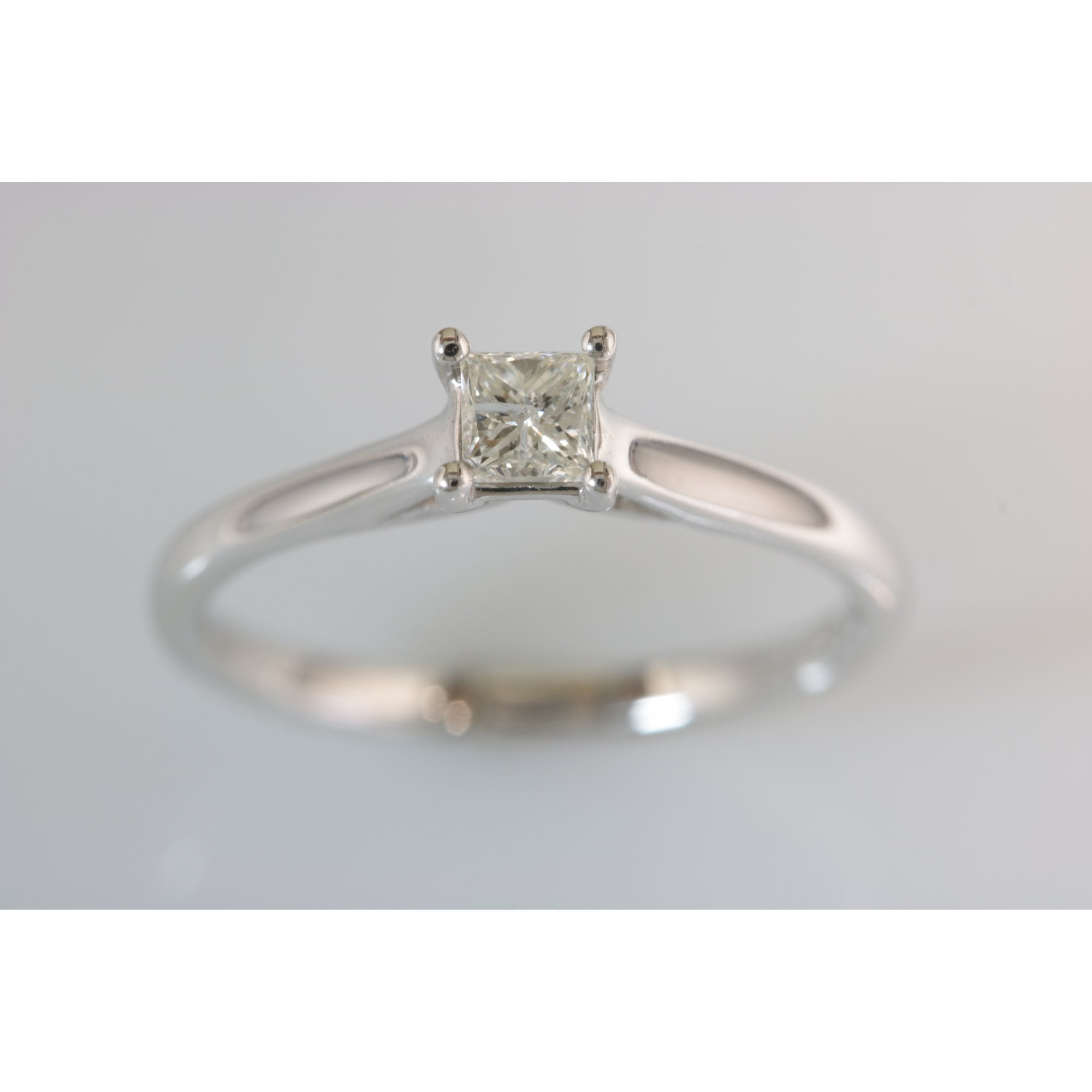 18ct White Gold Diamond Solitaire Ring 0.25ct