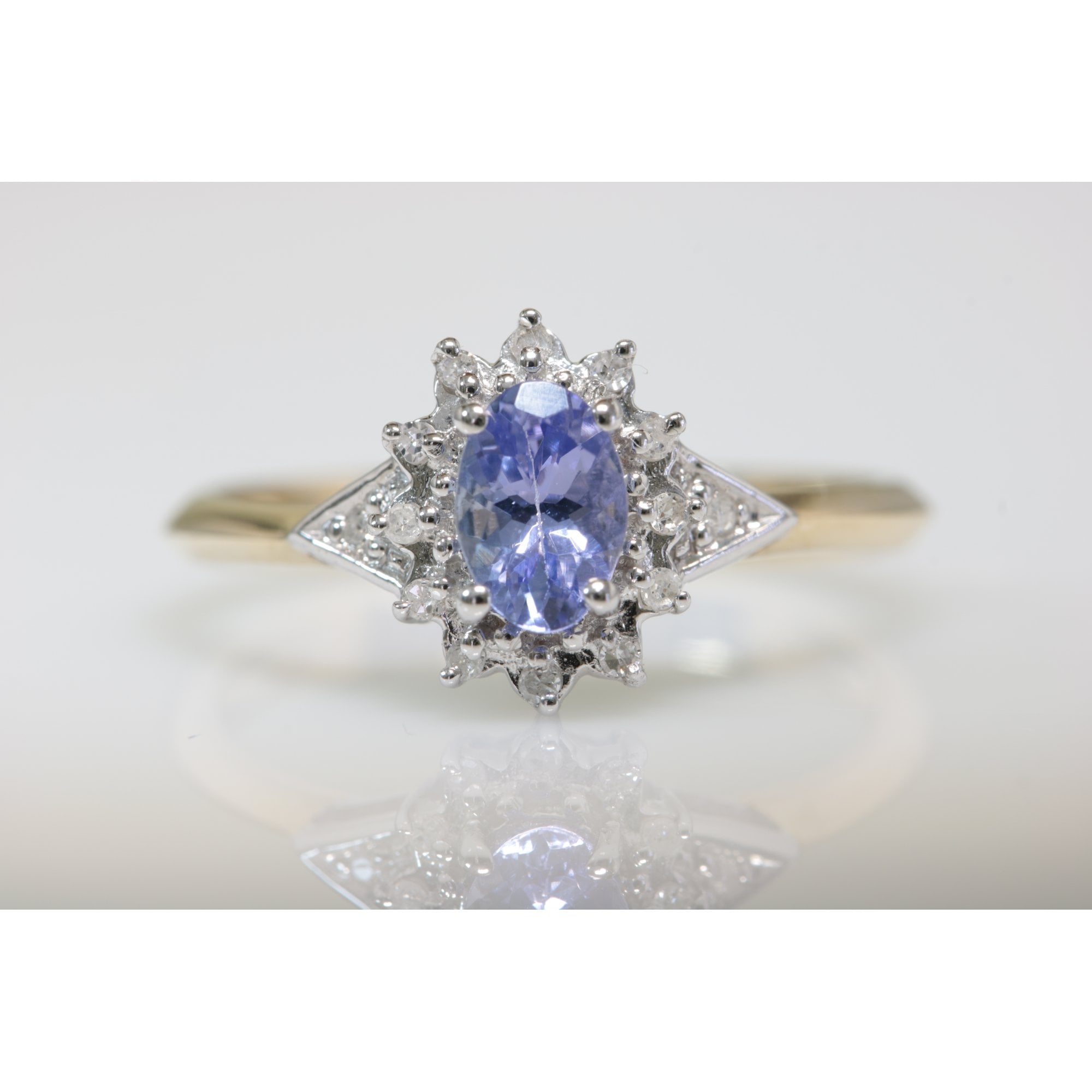 9ct Yellow And White Gold Sapphire 0.50ct And Diamond 0.07ct Cluster Ring