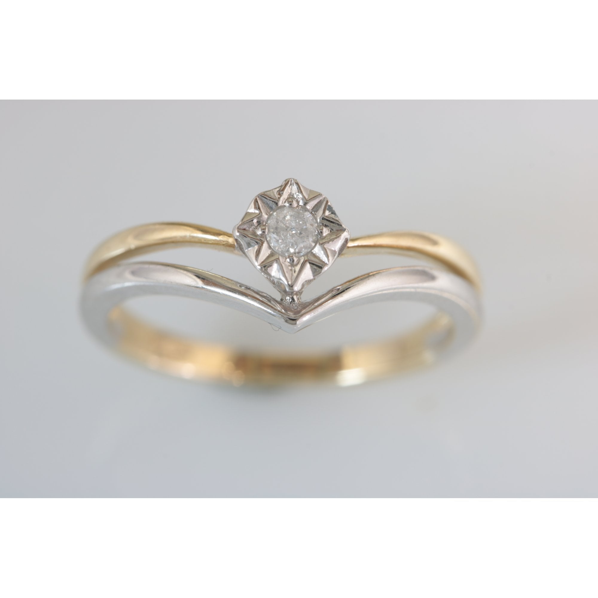 9ct Yellow And White Gold Single Stone Two Colour Diamond Ring 0.03ct