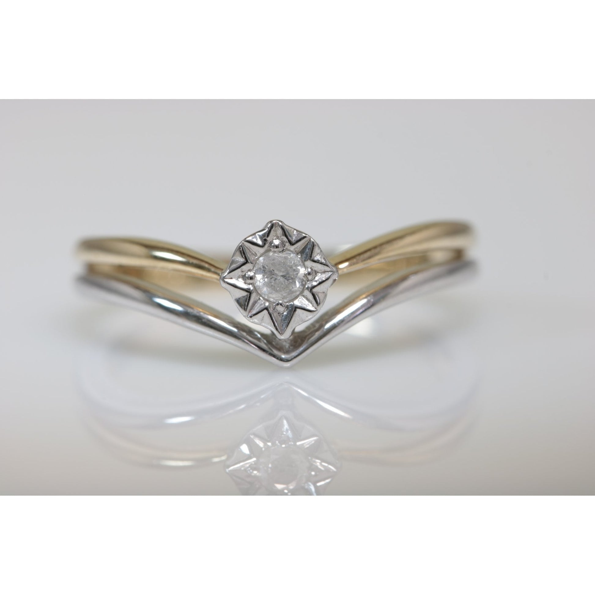 9ct Yellow And White Gold Single Stone Two Colour Diamond Ring 0.03ct