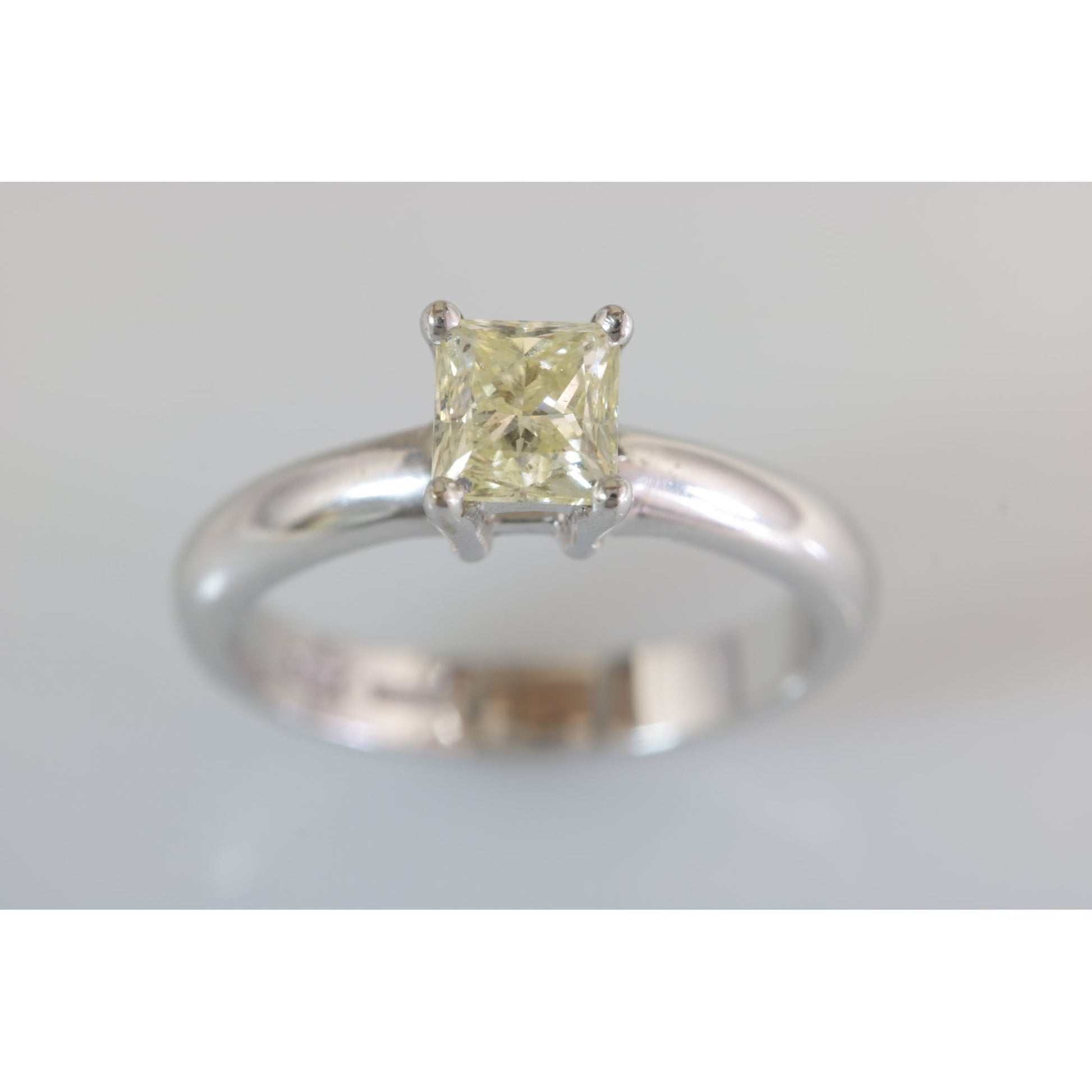 Handmade 18ct White Gold Diamond Solitaire Ring 0.76ct