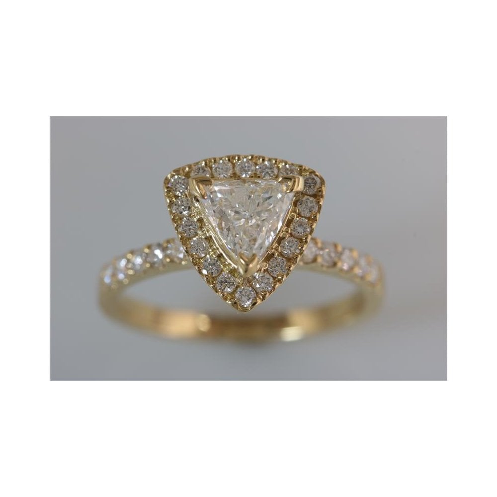 18ct Yellow Gold Diamond Cluster Ring With Diamond Set Shoulders 1.11ct