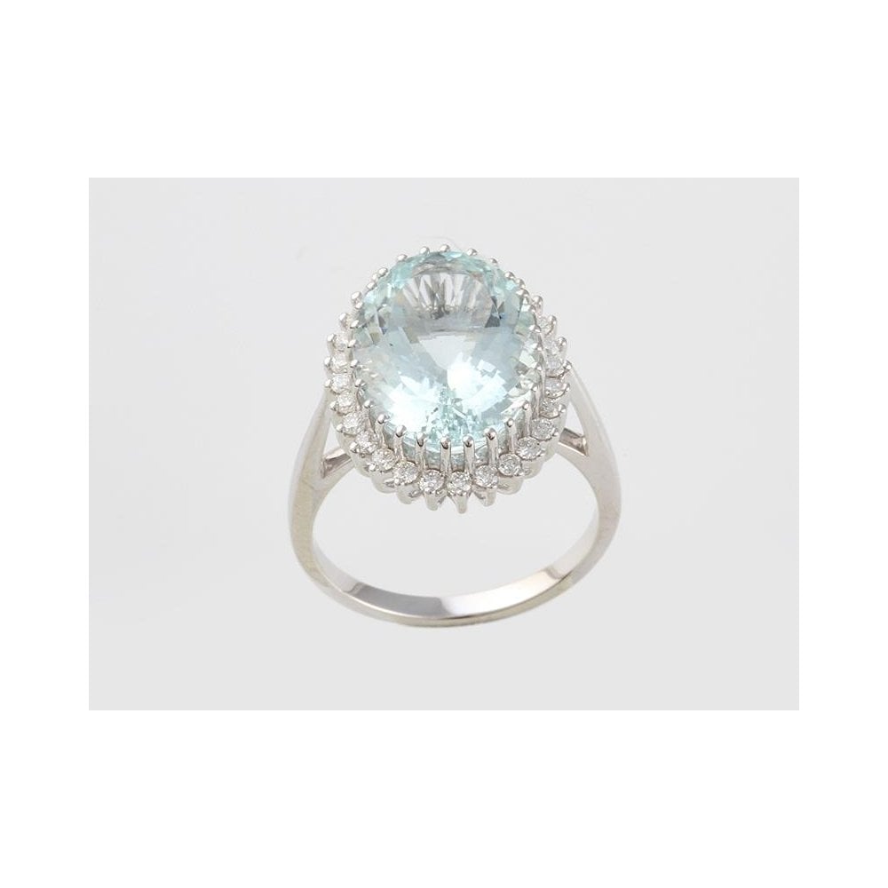 9ct White Gold Aquamarine 7.11ct And Diamond 0.43ct Cluster Ring