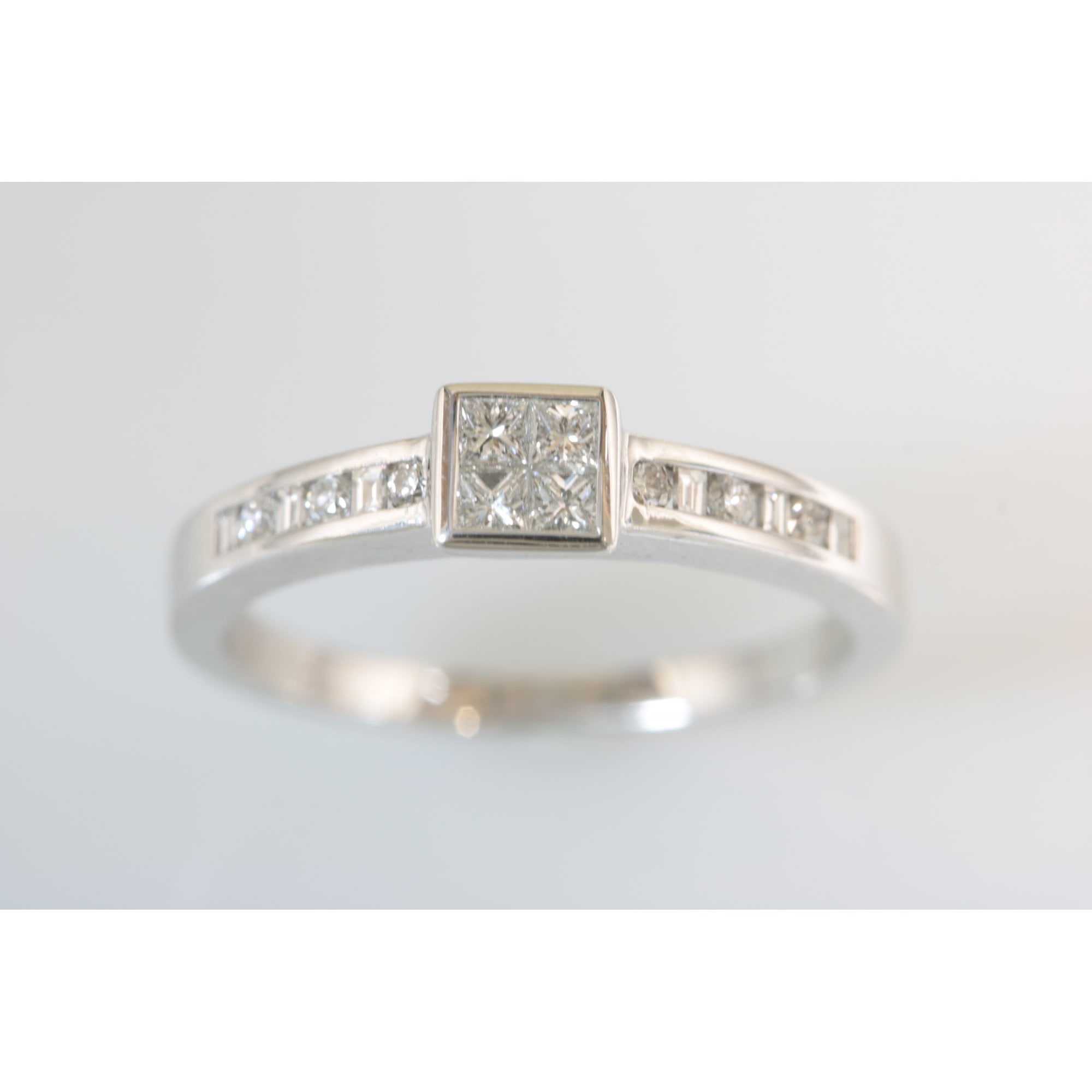 Bespoke 18ct White Gold Diamond Dress Ring 0.28ct