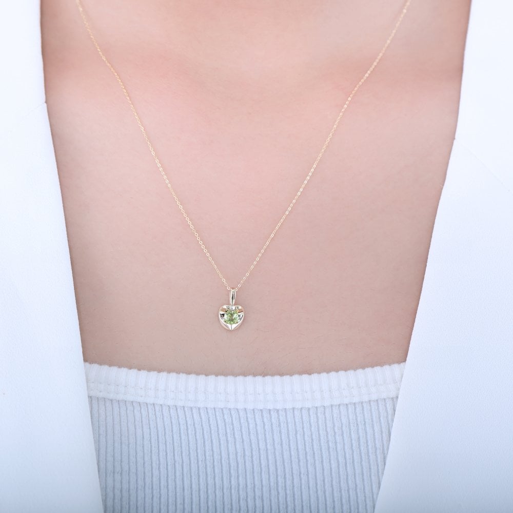 SPARKLD 9ct Yellow Gold Peridot Heart Pendant Necklace