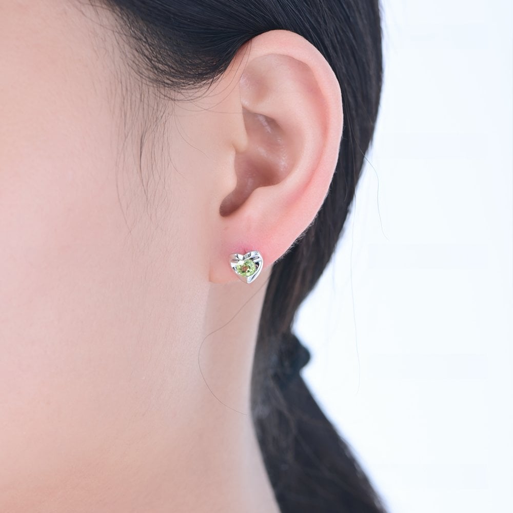 SPARKLD 9ct White Gold Peridot Heart Stud Earrings