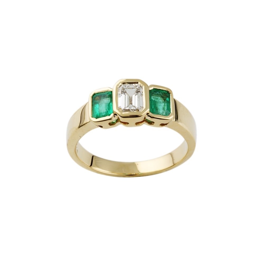 9ct yellow gold emerald and diamond ring