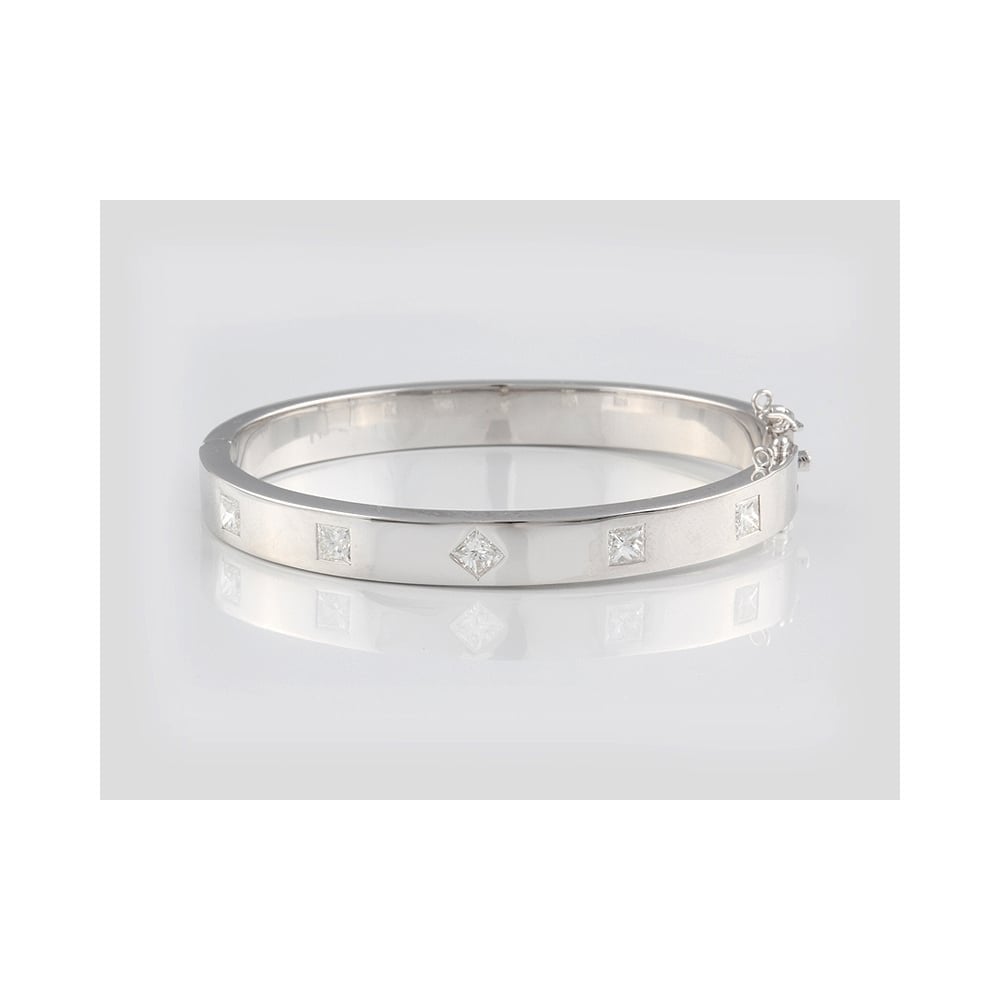Heavy Weight 18ct White Gold Diamond Set Bangle 1.53ct
