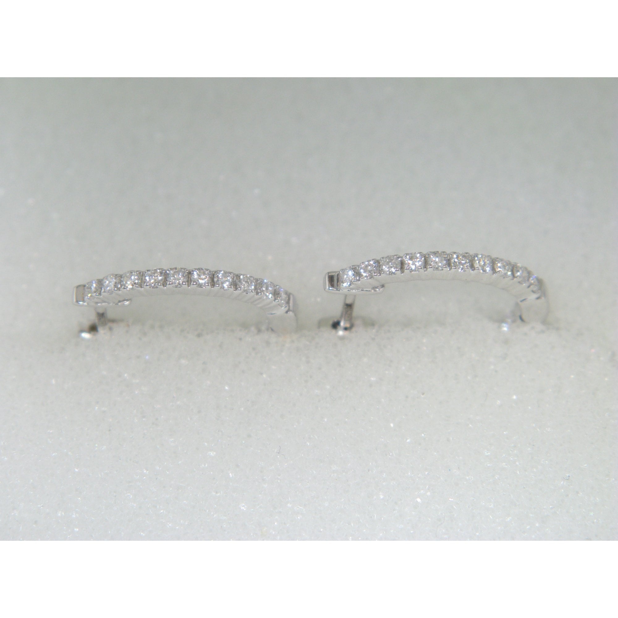 18ct White Gold Diamond Earrings