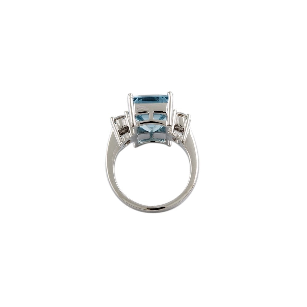 9ct White Gold Aquamarine 4.97ct and Diamond 0.58ct  Ring