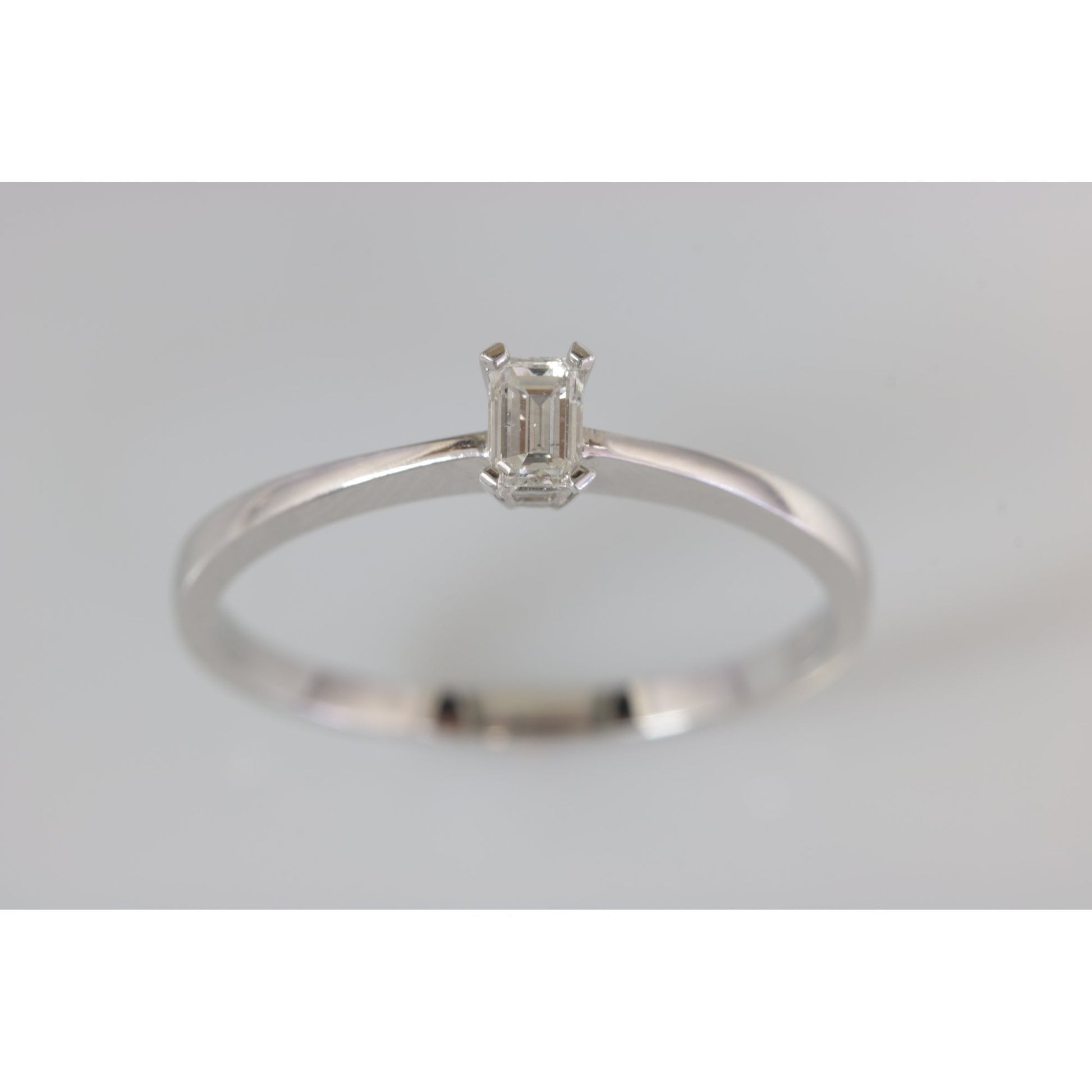 18ct White Gold Diamond Solitaire Ring 0.25ct