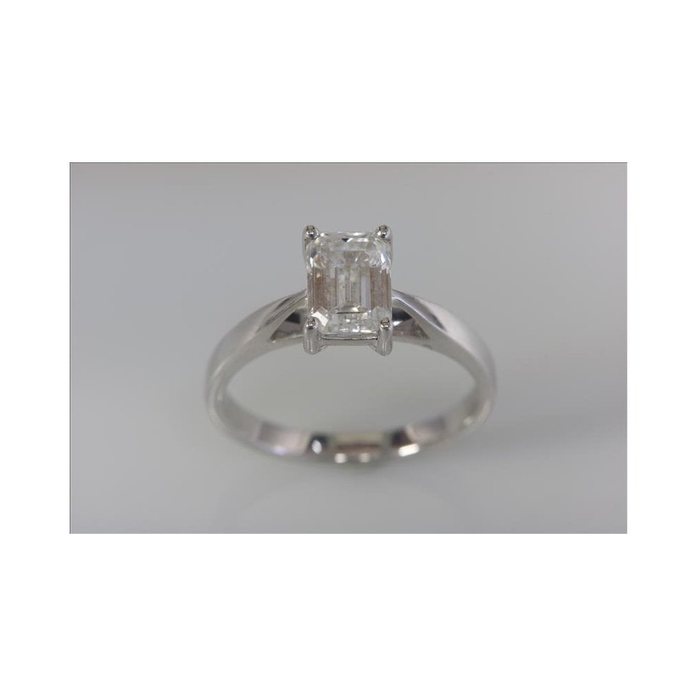 9ct White Gold IGI Certificated Laboratory Grown Diamond Solitaire Ring