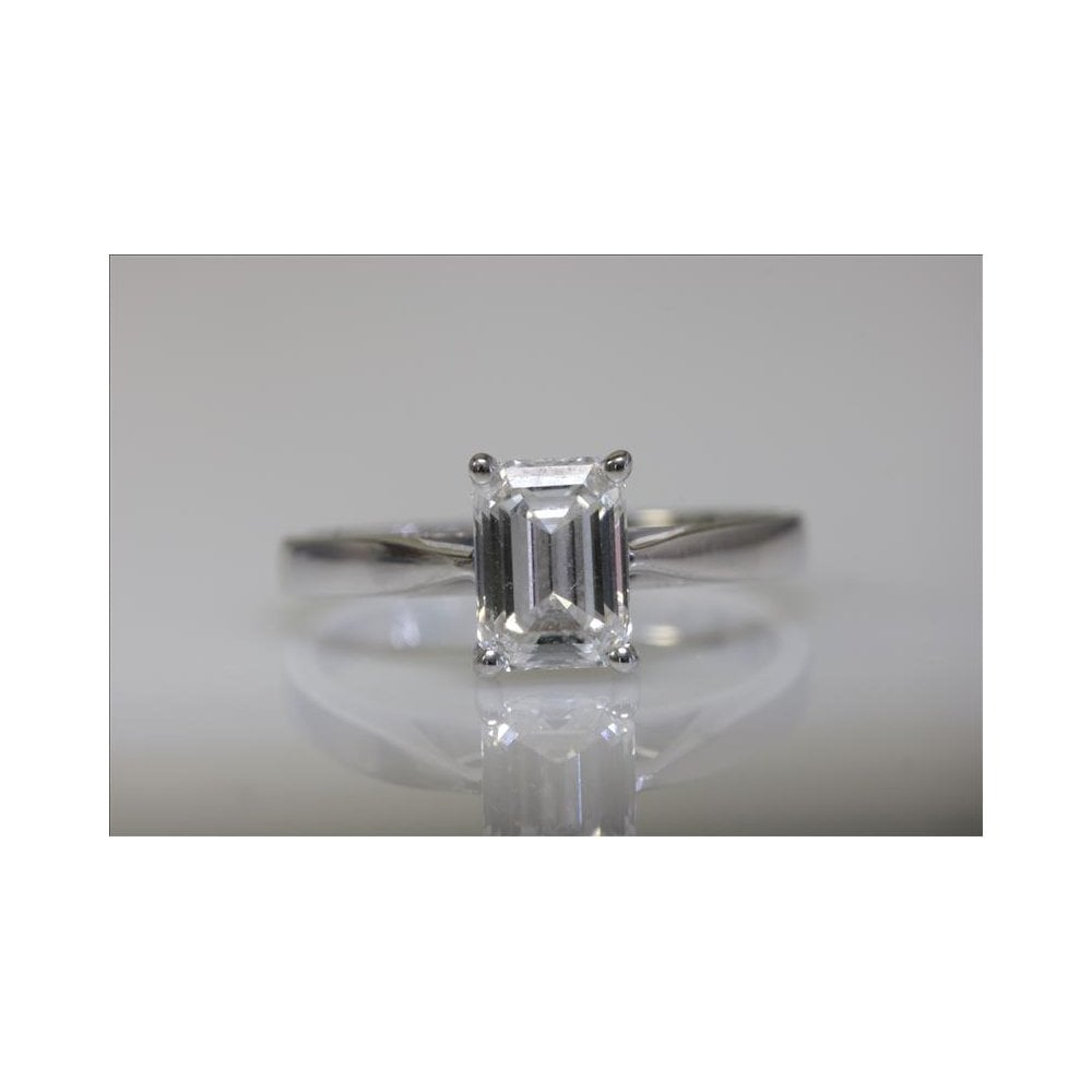 9ct White Gold IGI Certificated Laboratory Grown Diamond Solitaire Ring