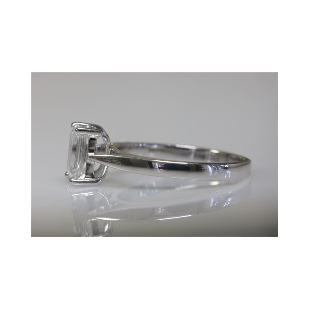 9ct White Gold IGI Certificated Laboratory Grown Diamond Solitaire Ring