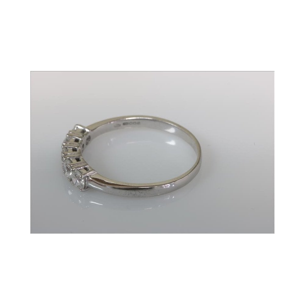 18ct White Gold Five Stone Diamond Ring 0.75ct