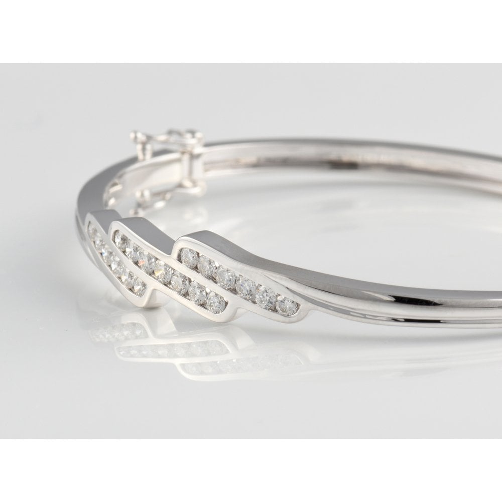 9ct White Gold Hinged Artisan Diamond Bangle 0.88ct