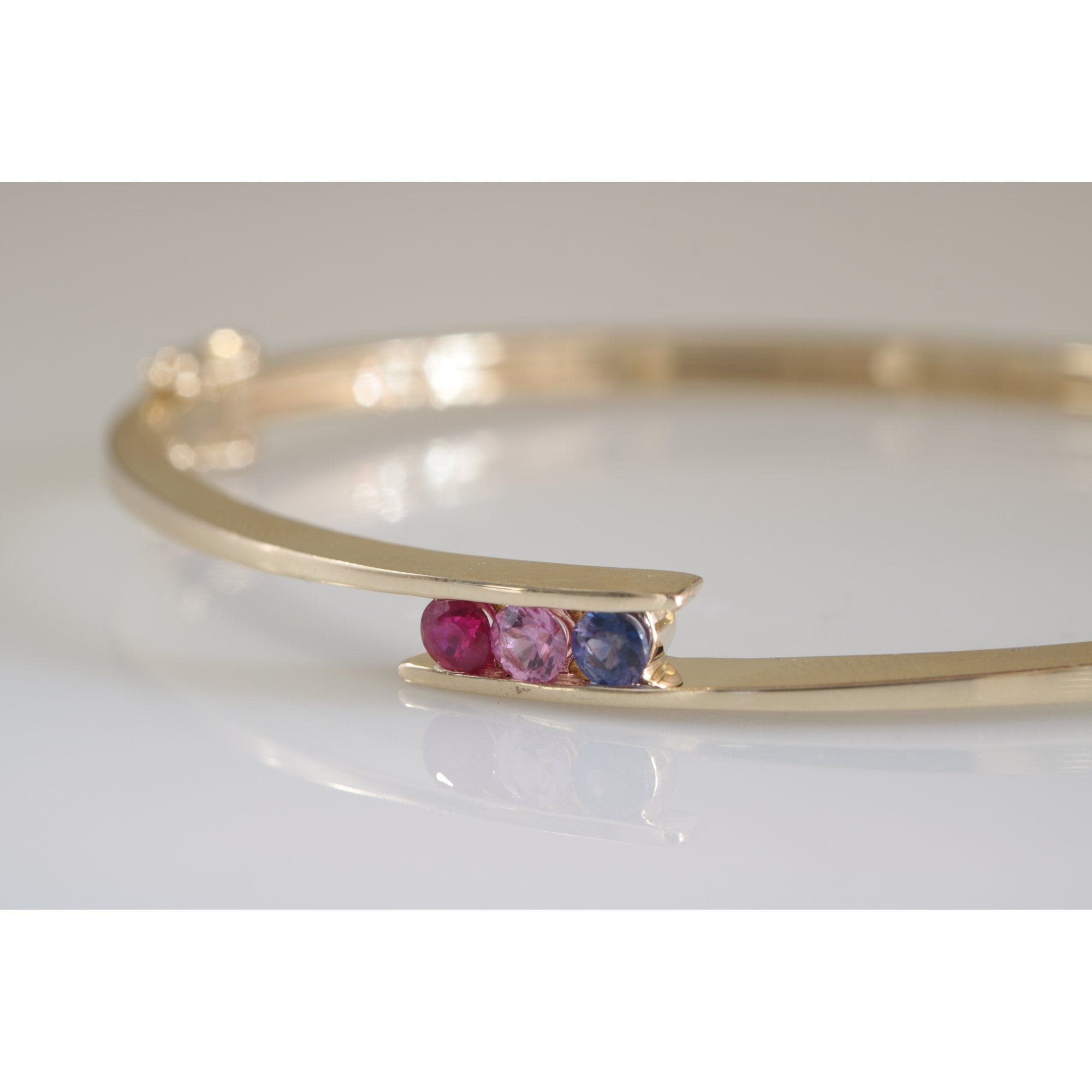 9ct Yellow gold Sapphire and Ruby Bangle