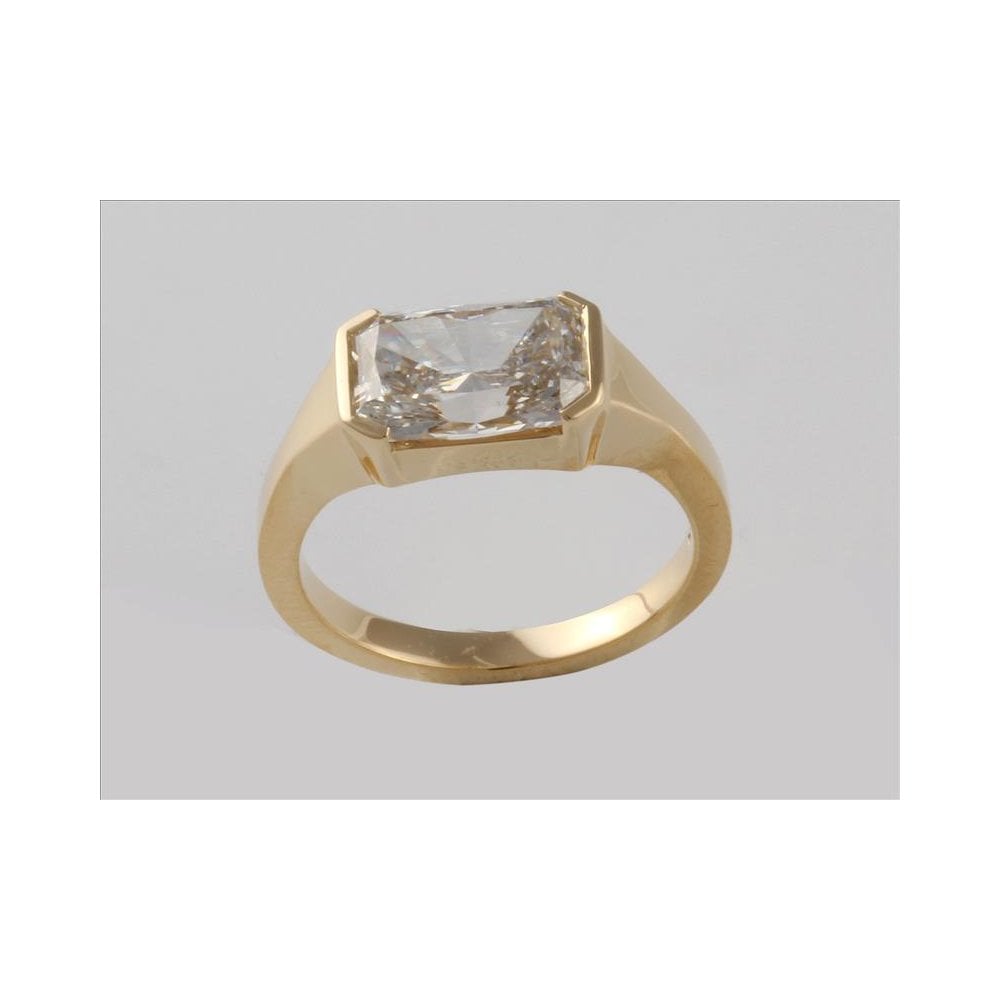 18ct Yellow Gold IGI Certificated Laboratory Grown Diamond Solitaire Ring