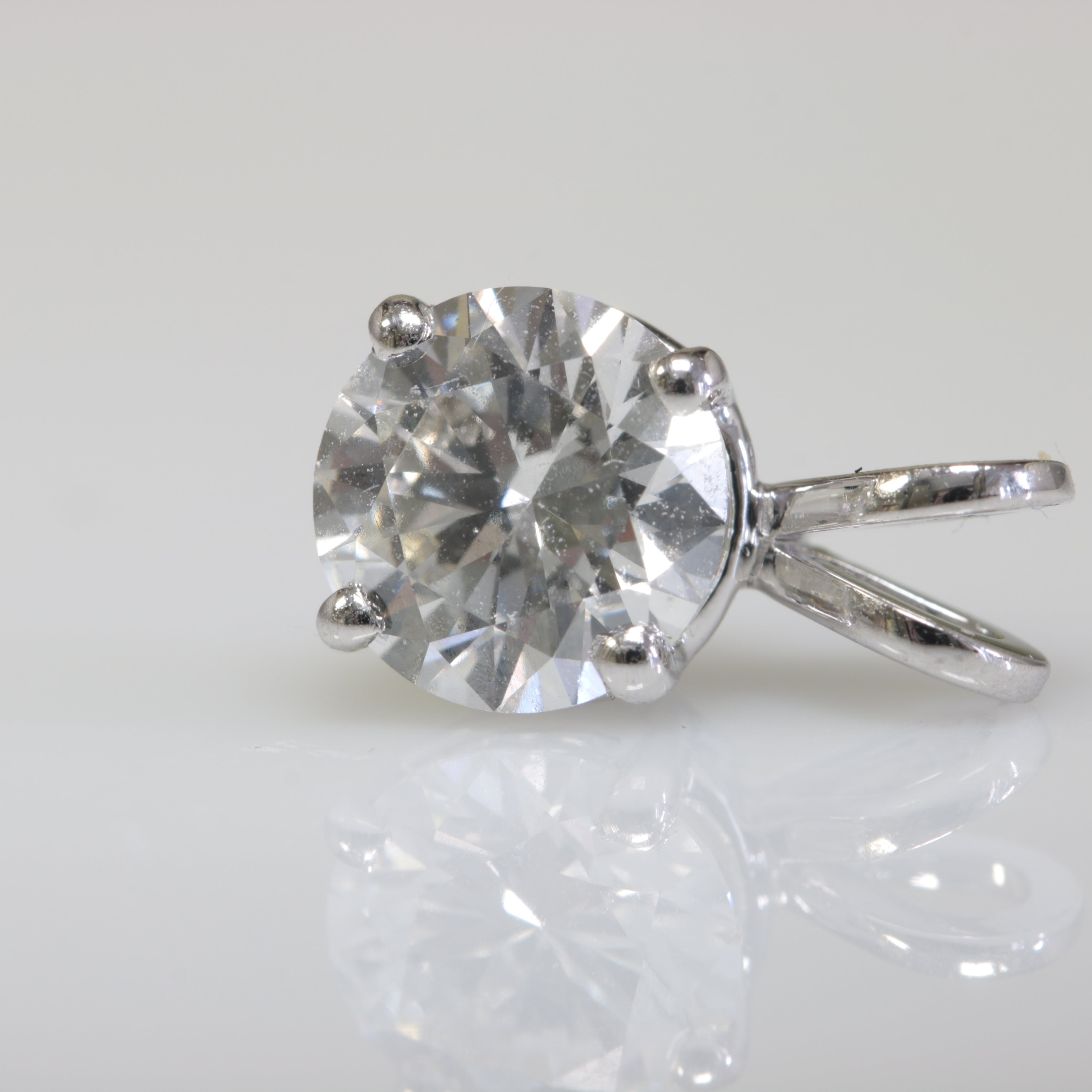18ct White Gold, Claw Set, GIA Certificated Solitaire Diamond 1.25ct Pendant