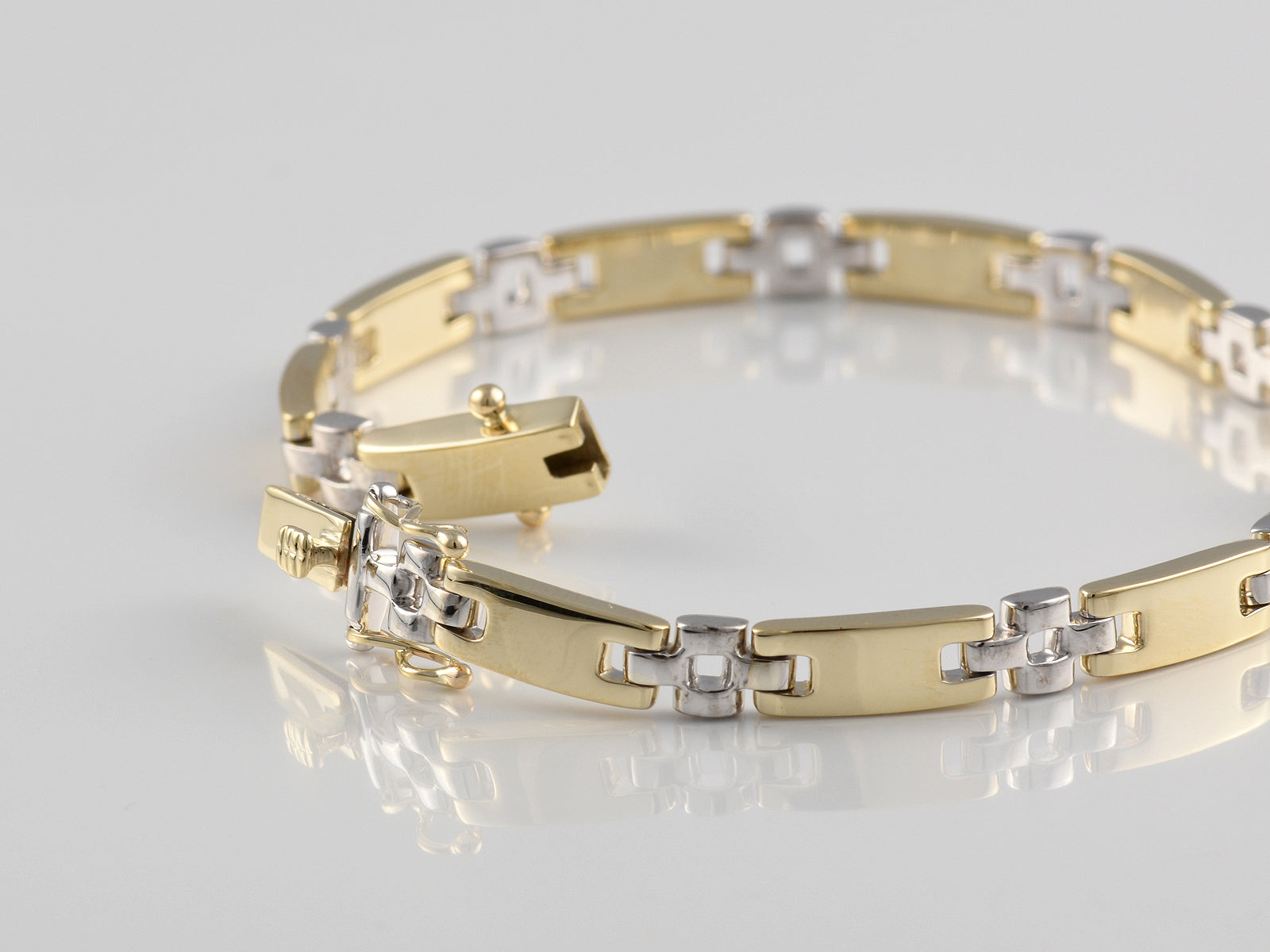 9ct Yellow And White Gold Fancy Bracelet