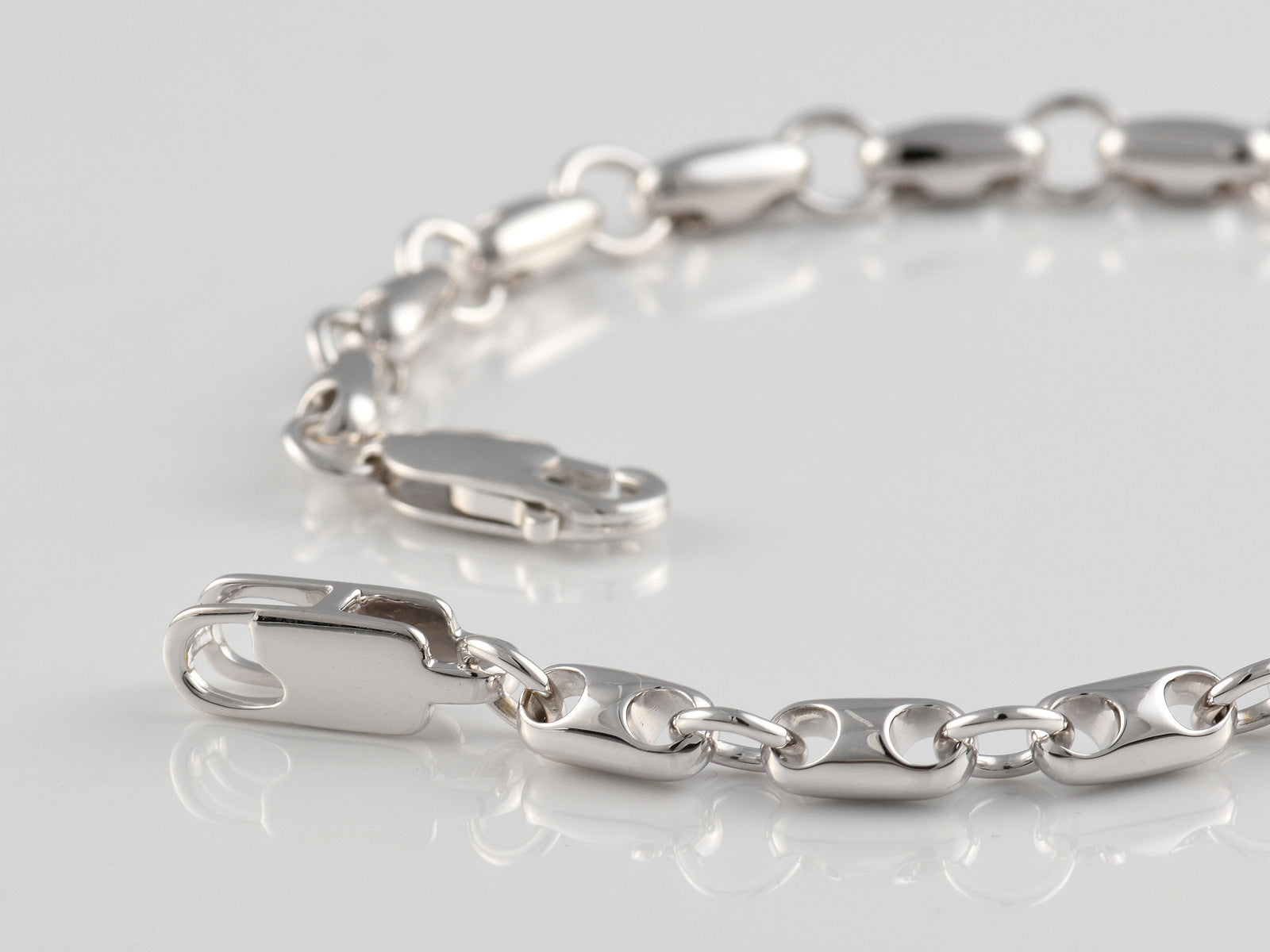 9ct White Gold Fancy Bracelet