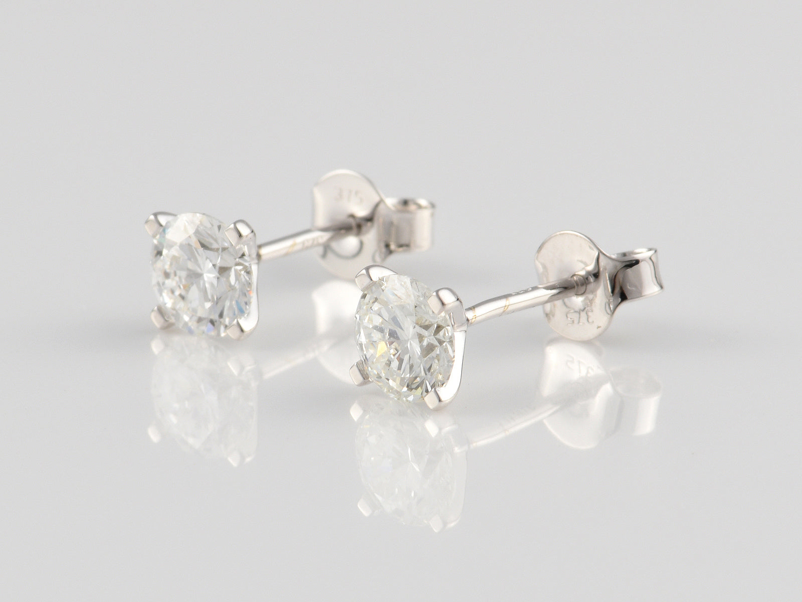 9ct White Gold Claw Set Laboratory Grown Diamond Stud Earrings