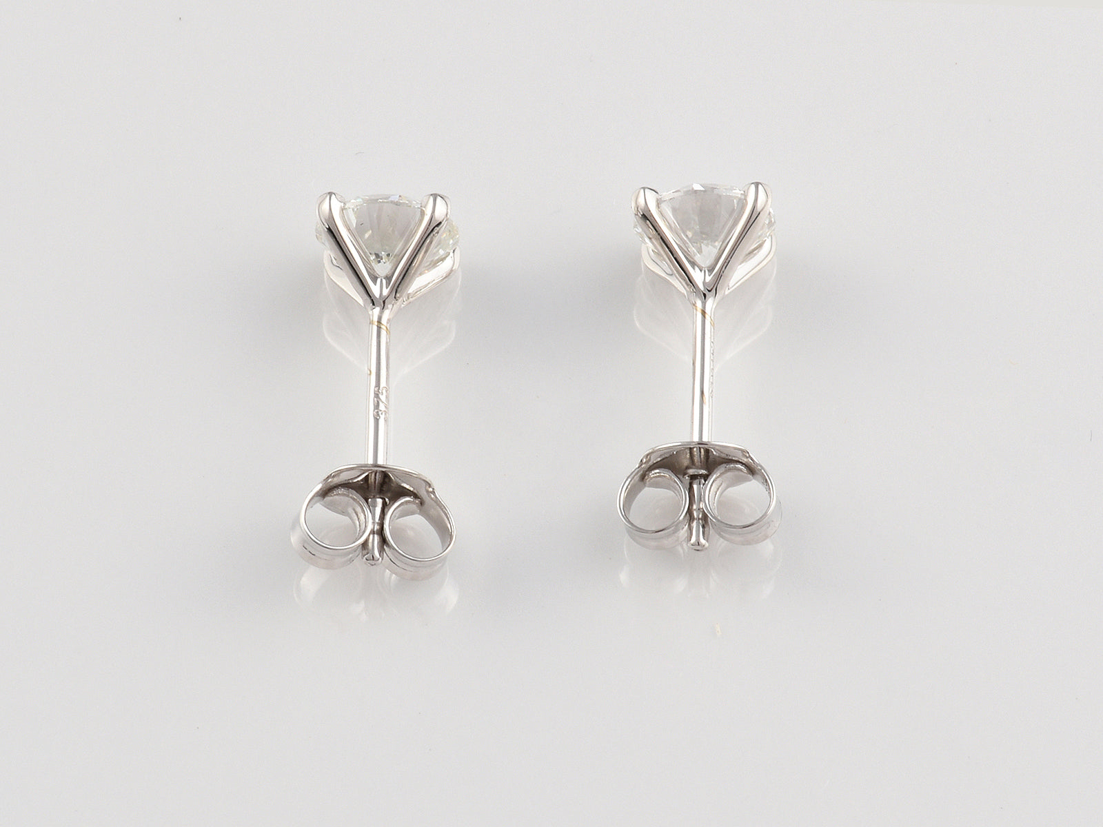 9ct White Gold Claw Set Laboratory Grown Diamond Stud Earrings