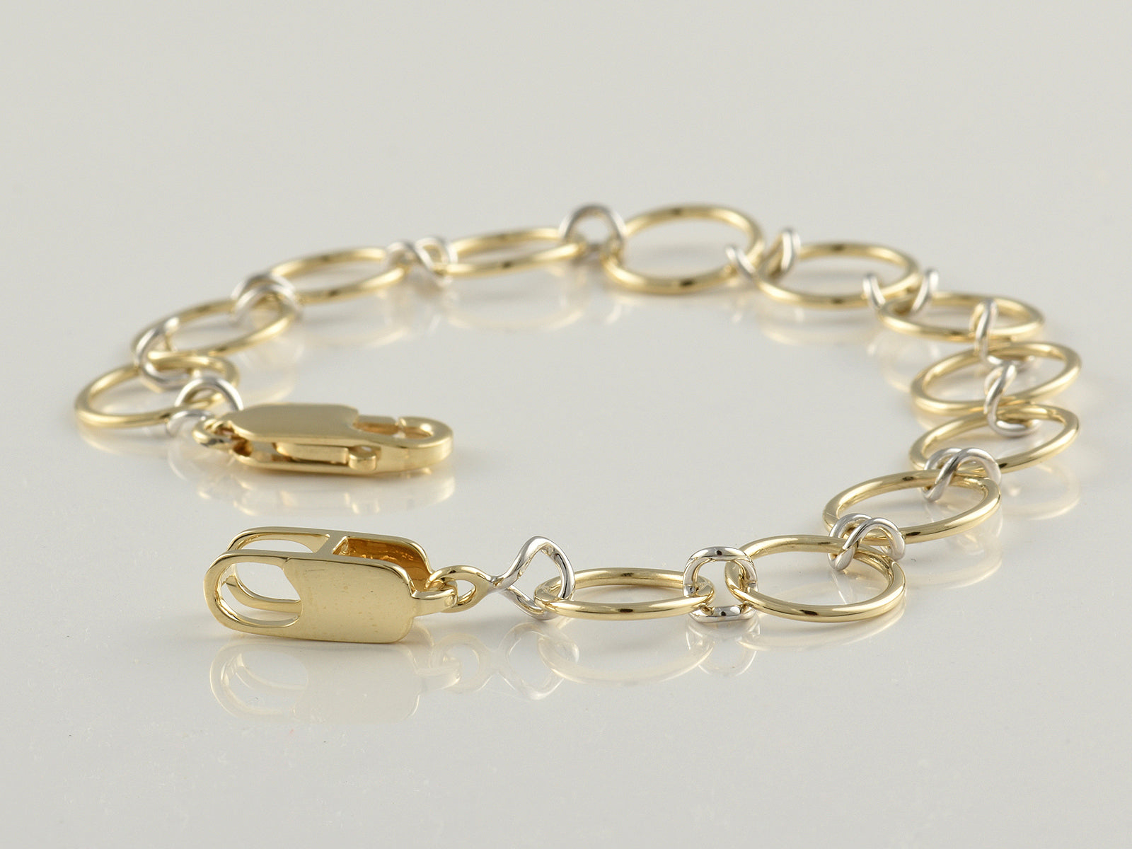 9ct Yellow And White Gold Fancy Bracelet