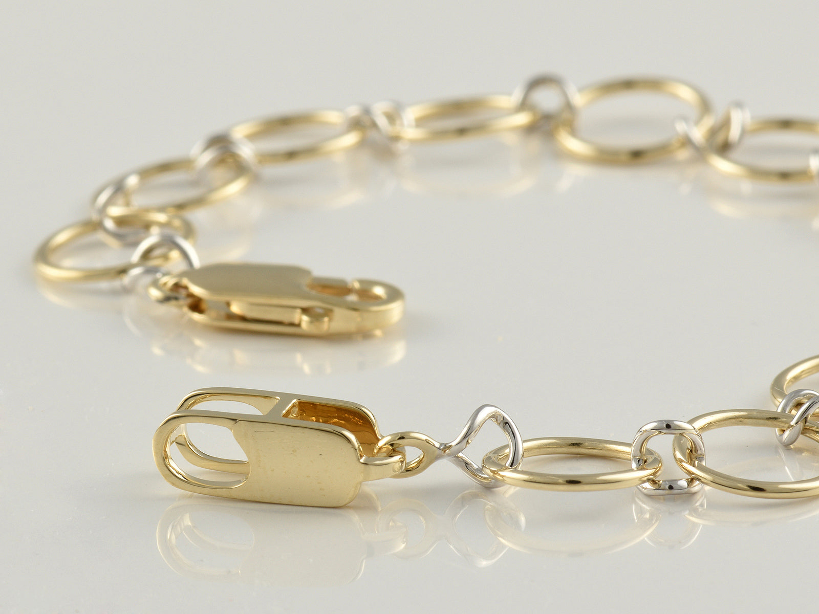 9ct Yellow And White Gold Fancy Bracelet